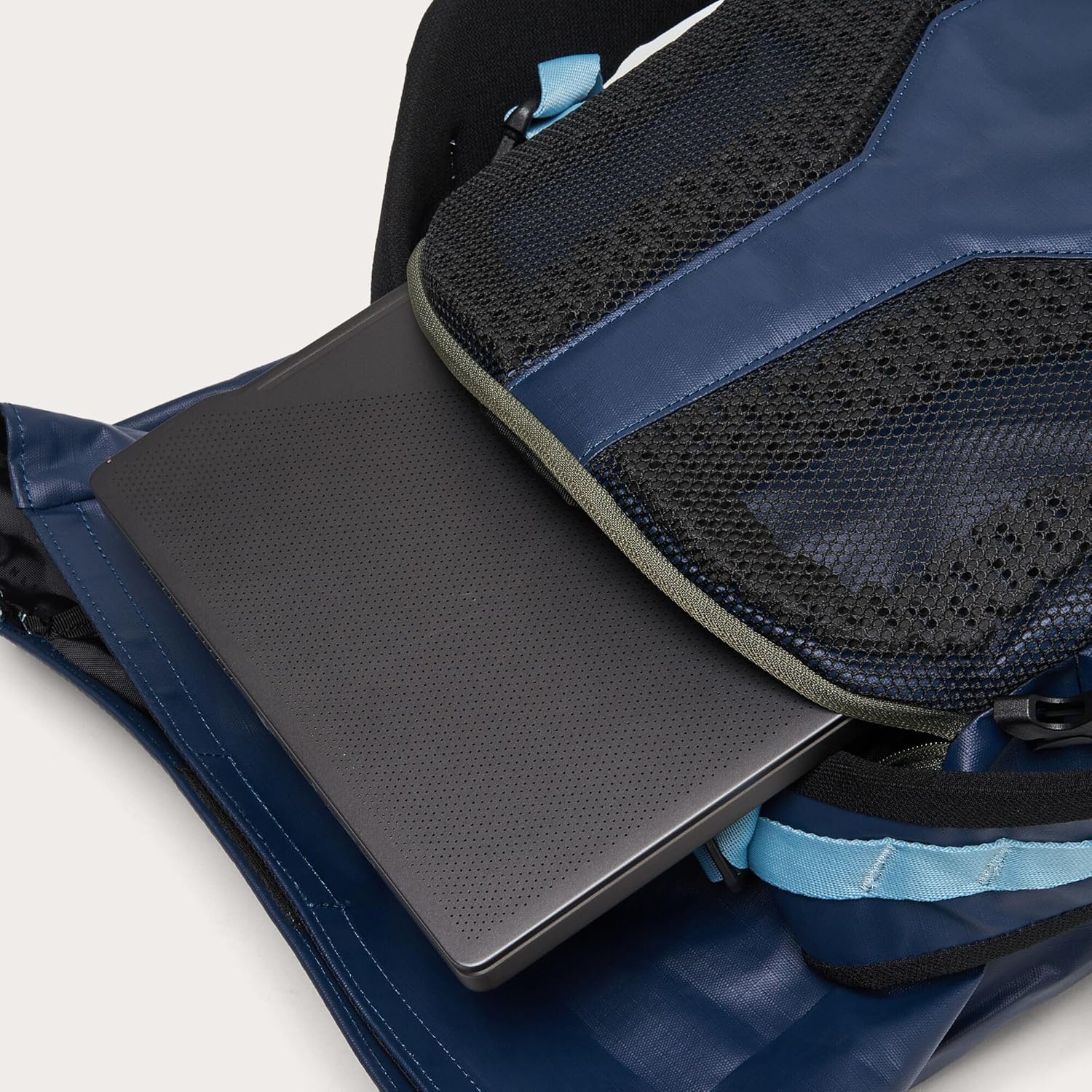 Oakley Road Trip Terrain 25L Recycled Pack