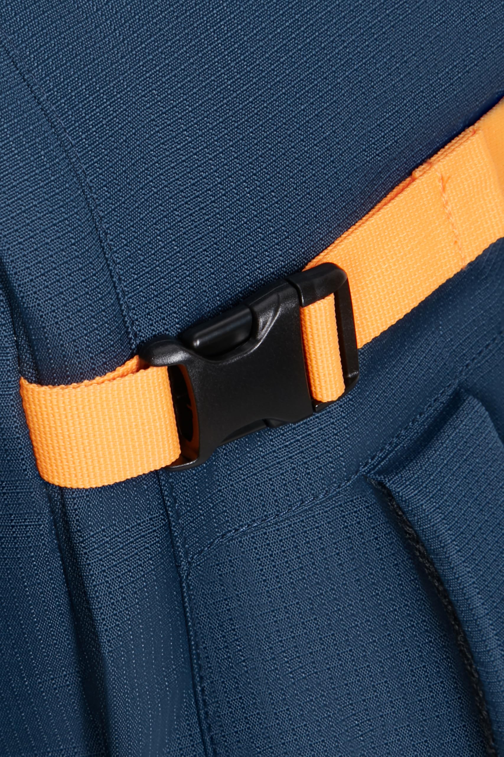 American Tourister Take2Cabin - EasyJet Bolsa de Cabina 36 x 20 x 45 cm, 38 l, 0,70 kg, Equipaje de Mano, Mochila de Avión M Bajo Asiento, Blau/Orange (Dark Navy/Radiant Orange)
