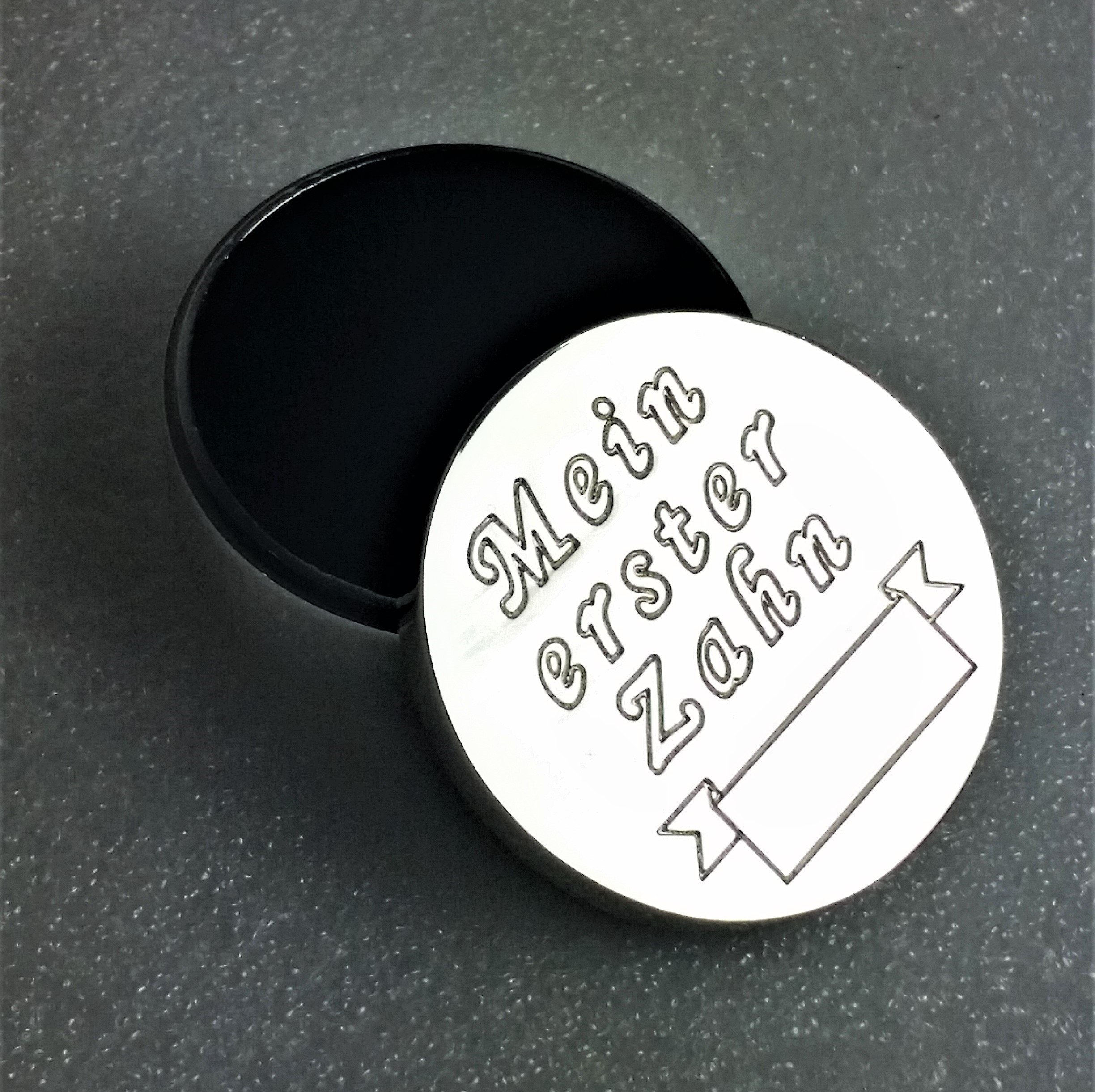 Dente Denti da Latte Lunchbox primo Dente placcato argento denti da latte Baby Dose rotondo metallo + BRILLIBRUM FLYER, Scatola - con incisione fino a 10 lettere