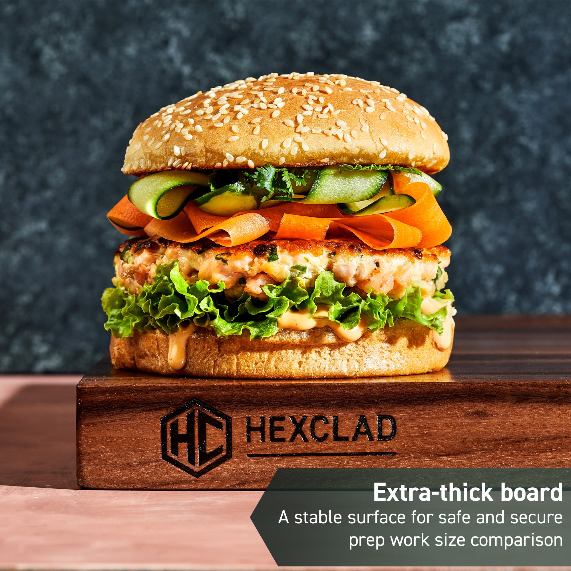 Amazon | HexClad 大型ウォールナットカッティングボード