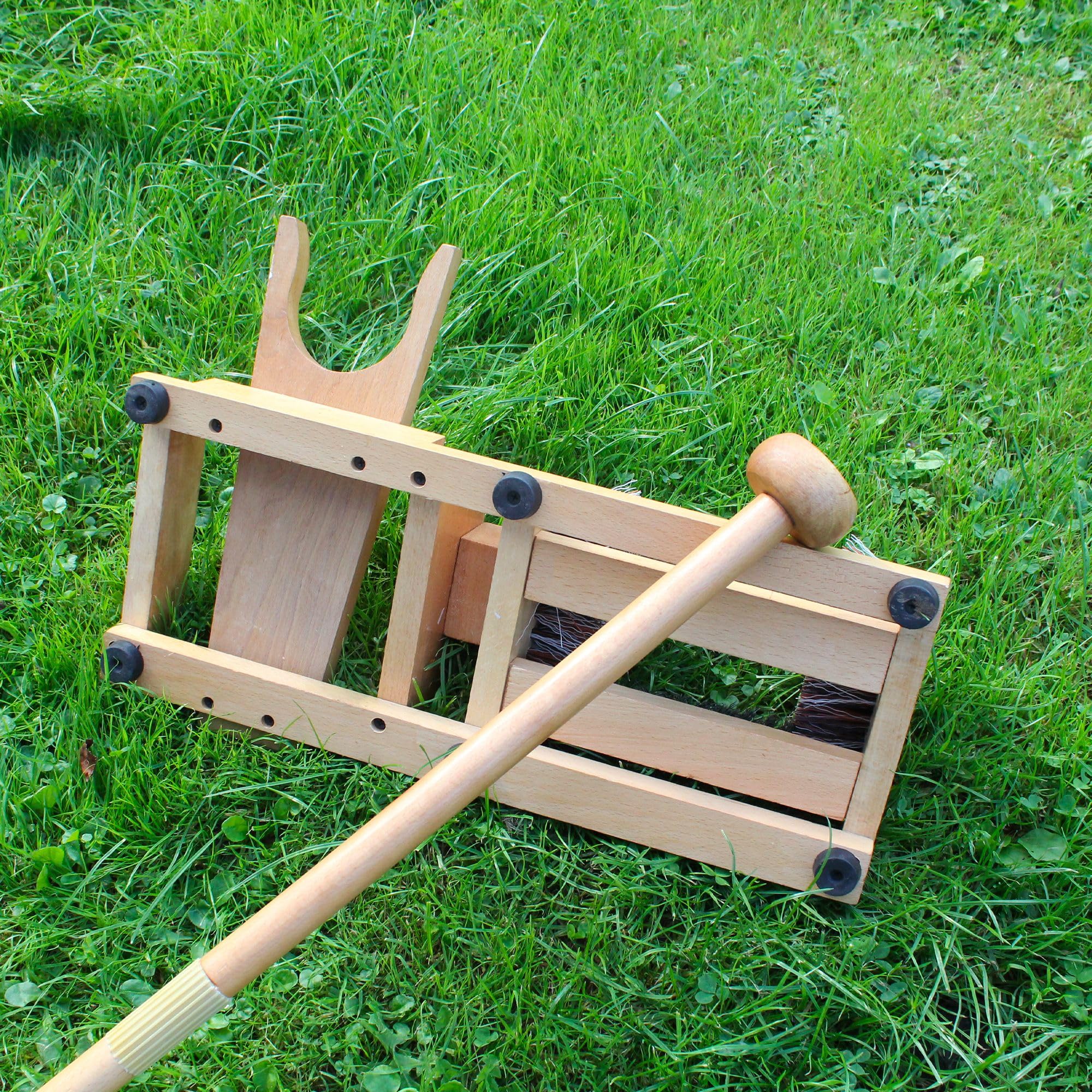 Sacabotas / 4 Cepillos - Sacabotas con Palo de equilibrio - Cepillo, Rascador de botas, limpia zapatos - Práctico para retirar las botas sin esfuerzo - 90 cm - Madera