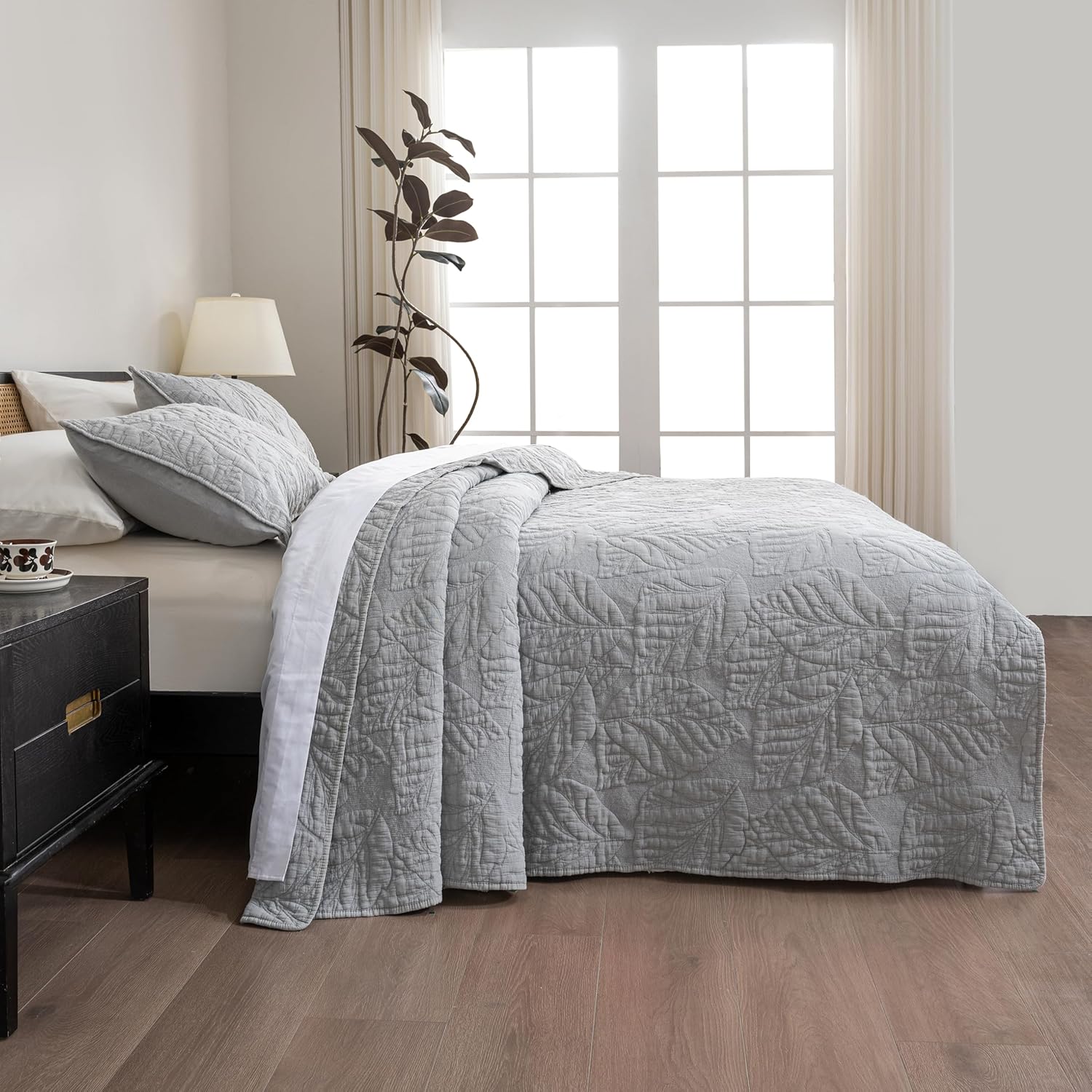 TEXTURE & LOOMS Cotton Quilt King Size Gray Bedding Set, Vintage Washed 3-Piece Cozy Lightweight Stitching Decorative Bedding Cover Coverlet Set with 2 Shams in Leaf Pattern for All Season