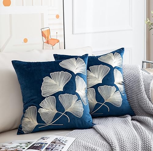 Juego de 2 fundas de almohada de terciopelo sólido con diseño de hojas de ginkgo dorado (18 x 18 pulgadas, azul)