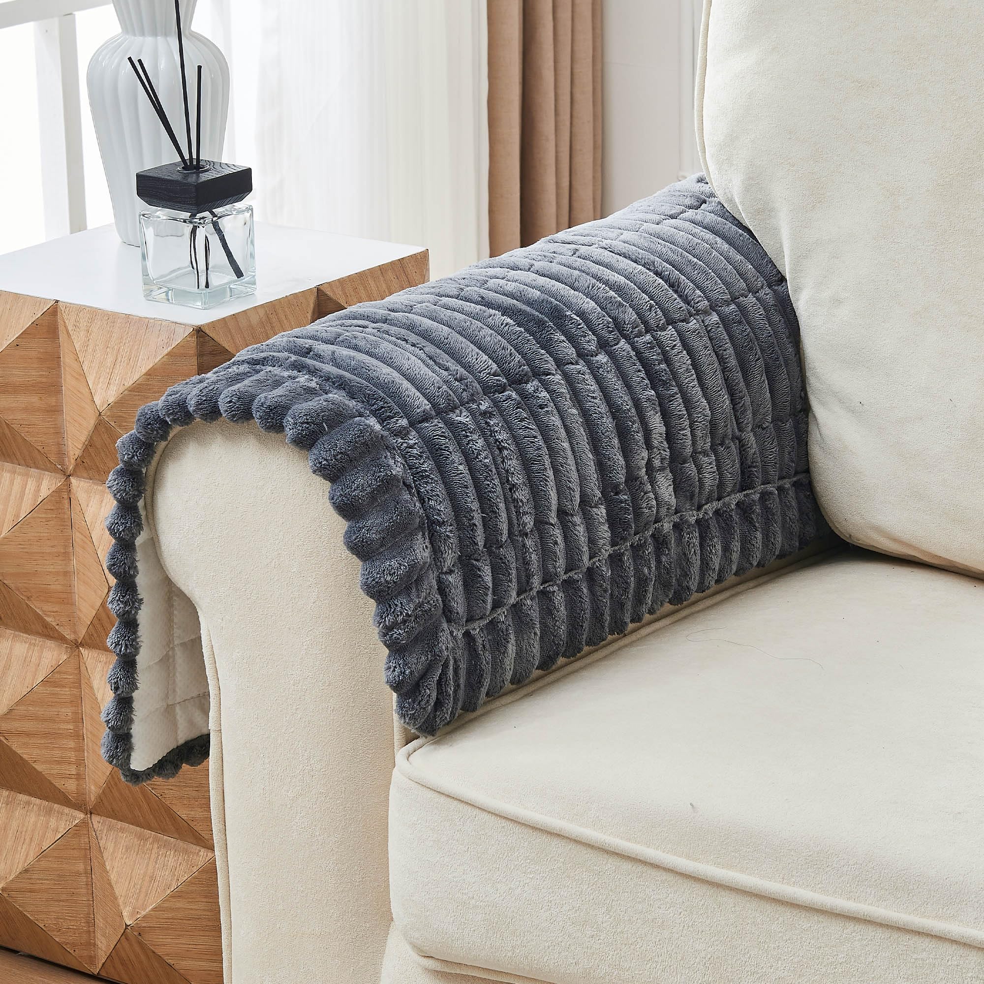 beeweed Thick Corduroy Sofa Cover, Washable Non-Slip Furniture Protector for 2/3/4 Seater, Pet-Friendly Couch Slipcover for Living Room, Soft Universal Couch Seat Cover (Dark Grey, 70x70cm)