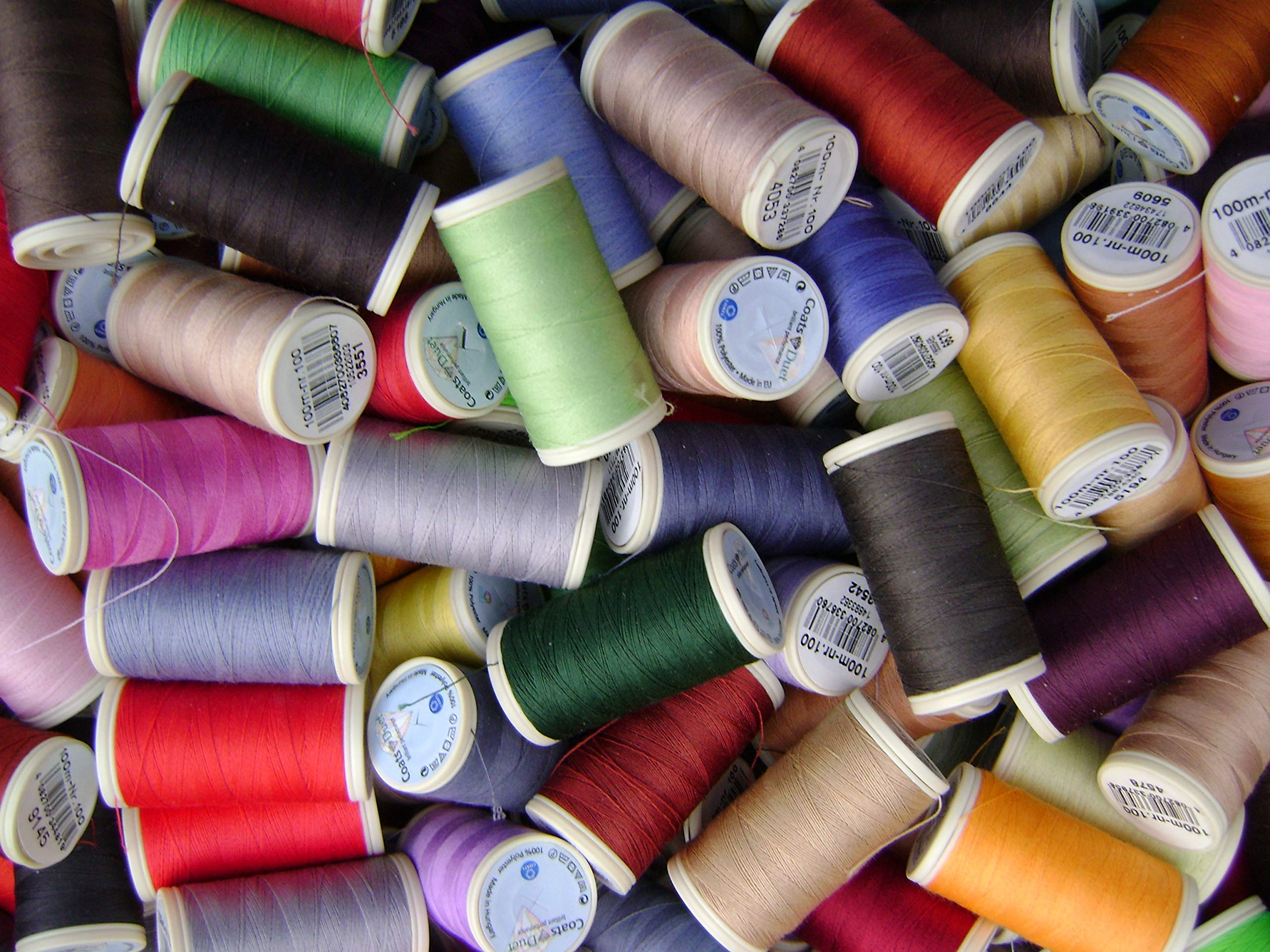 UK Premium 100mtr Polyester Sewing Thread - Lucky Bag 10 Reels Assorted Greens