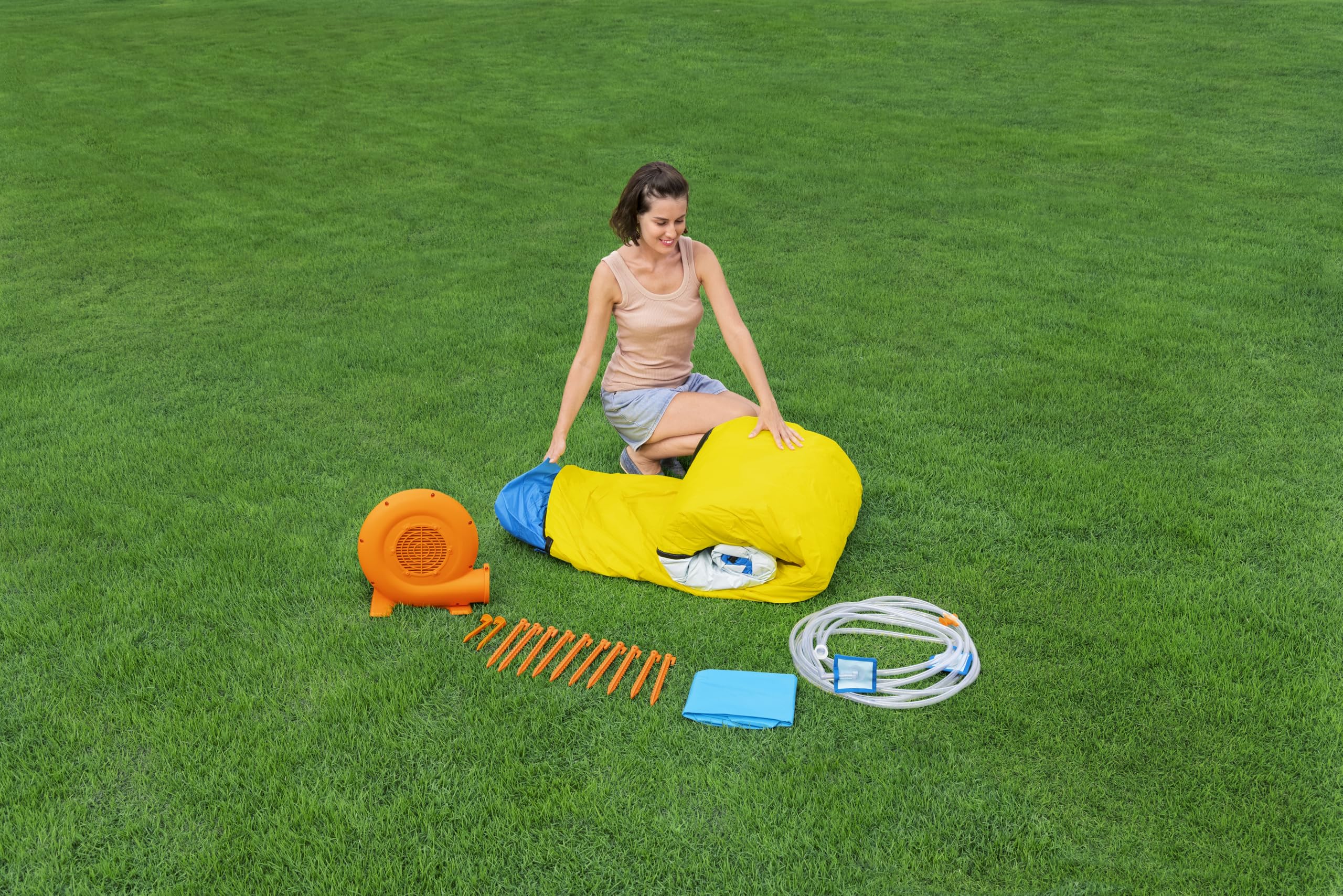 Bestway H2OGO! Mega-Wasserpark Wasserberg, 435 x 286 x 267 cm, für 5 Kinder, Rutsche, Kletterwand, Wasserkanone, Dauergebläse, PVC-beschichtetes Polyester, ab 5 Jahren, Tasche, Reparatur-Set