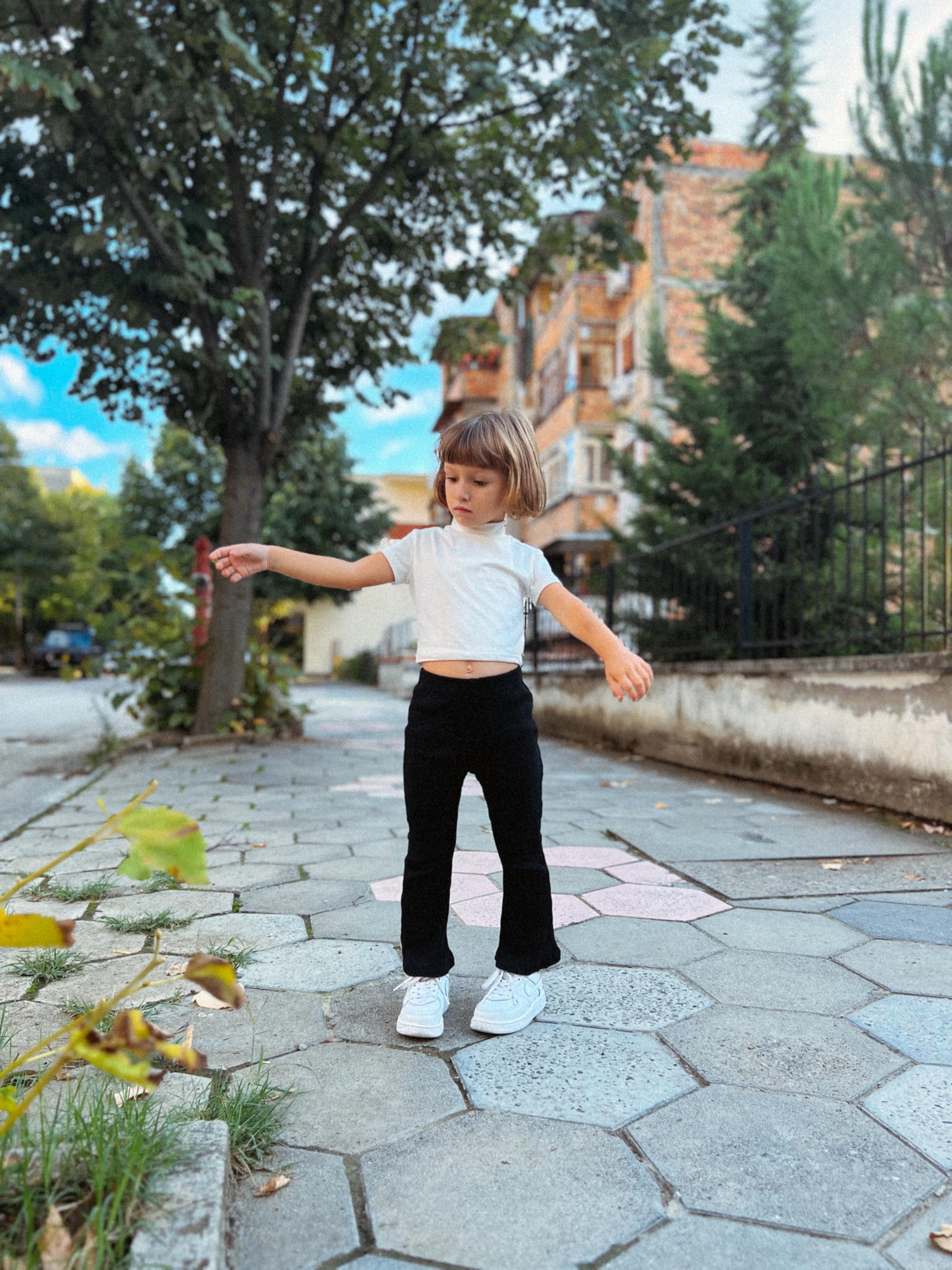Miipat - Pantaloni svasati per bambina, confezione da 3 pezzi, con volant, svasati, in cotone e vita elastica