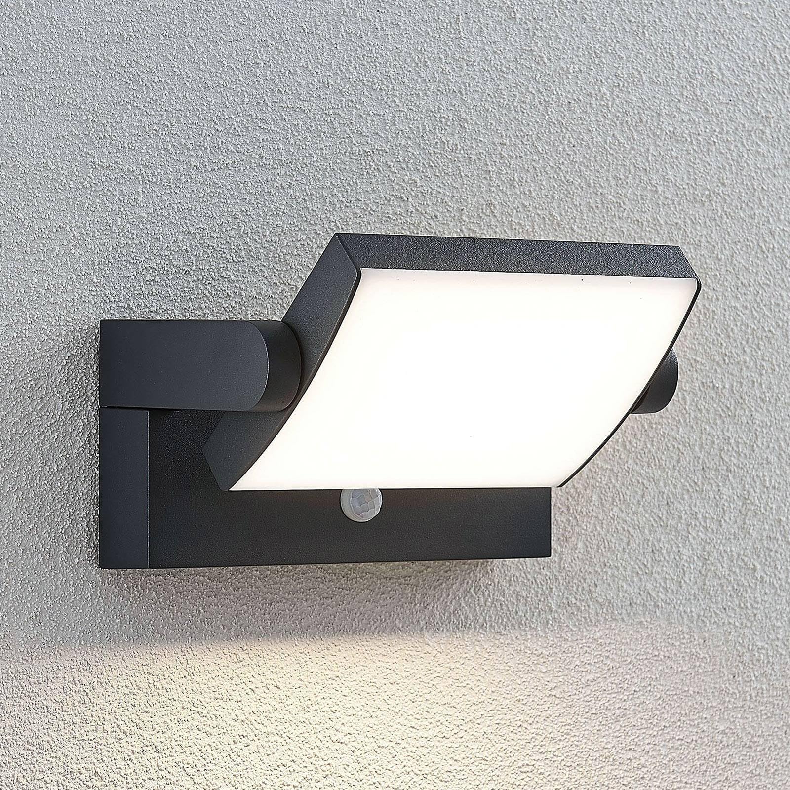 Lindby LED Wandleuchte außen 340°schwenkbar, mit Bewegungsmelder Außenwandleuchte spritzwassergeschützt IP54 1x 10,5W