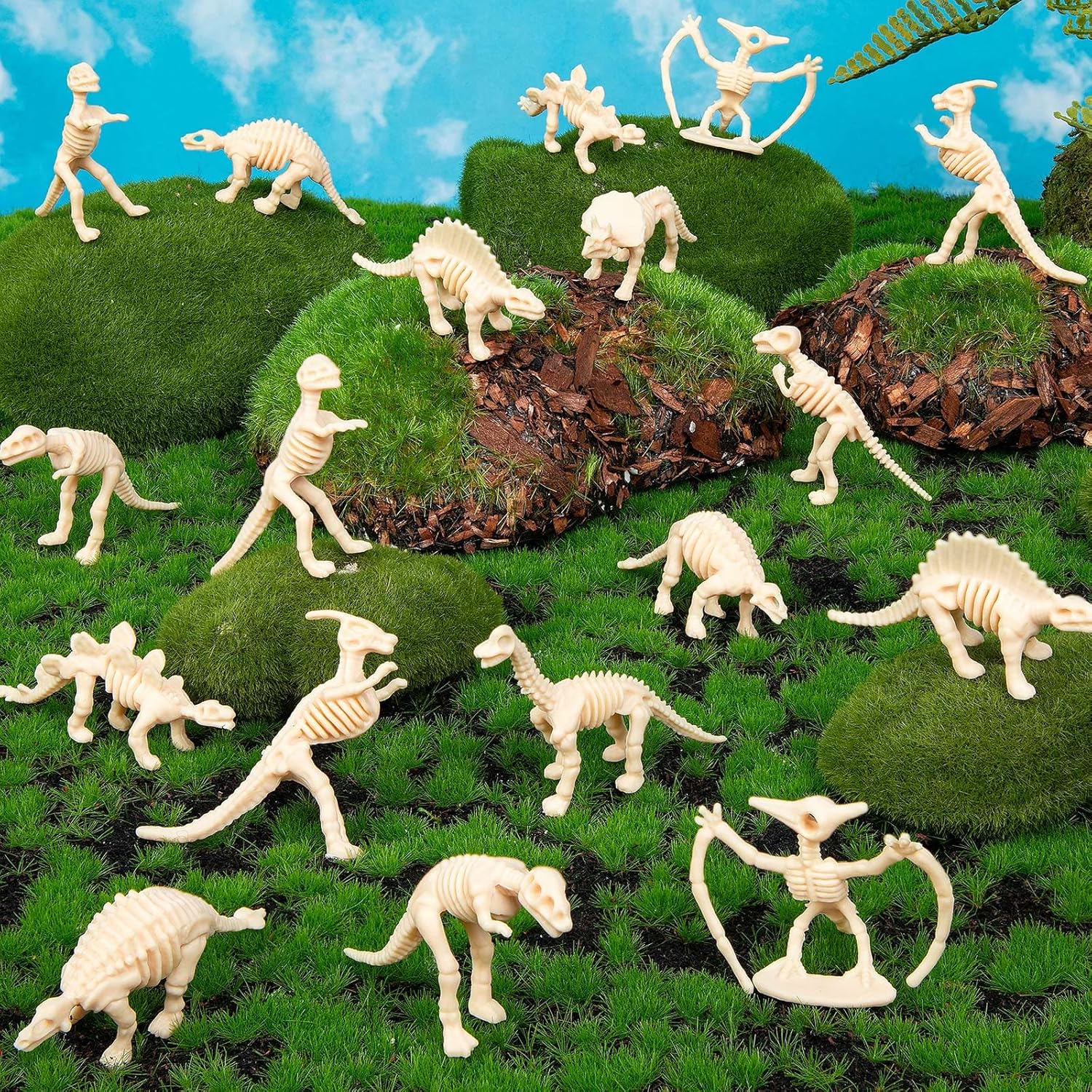 HFKPJRT 65 Pcs Dinosaur Bones for Sandbox, Mini Dinosaurs Bones for Kids, Mini Dinosaur Skeleton Figures for Science Play, Dino Fossil Toys for Dino Sand Dig, Party Favor, Cake Topper Decoration