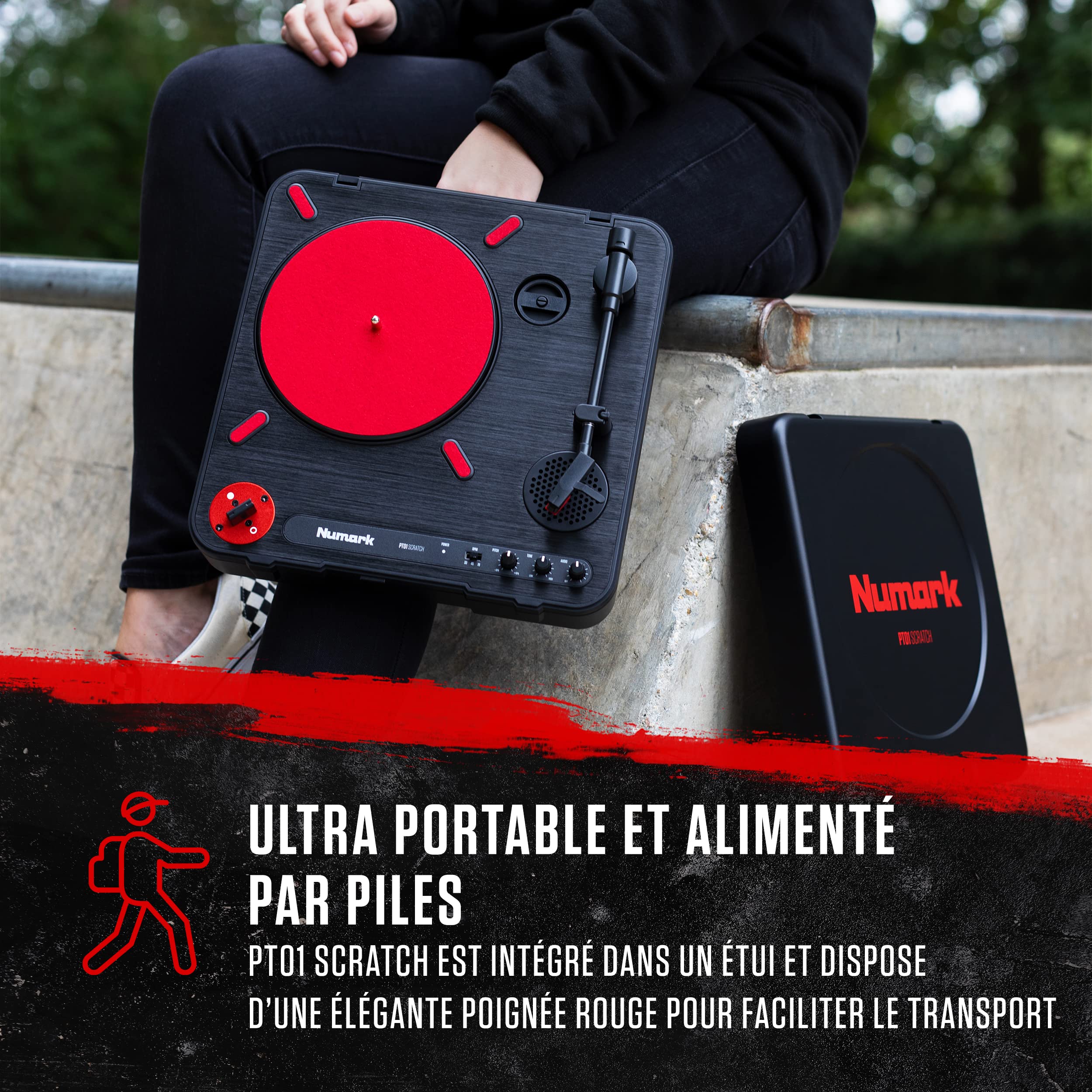 Numark PT01 Scratch Platine Vinyle Portable pour DJ avec Switch Remplaçable, Enceinte Intégrée, Alimentation sur Piles ou Secteur, 3 Vitesses, Connectivité USB