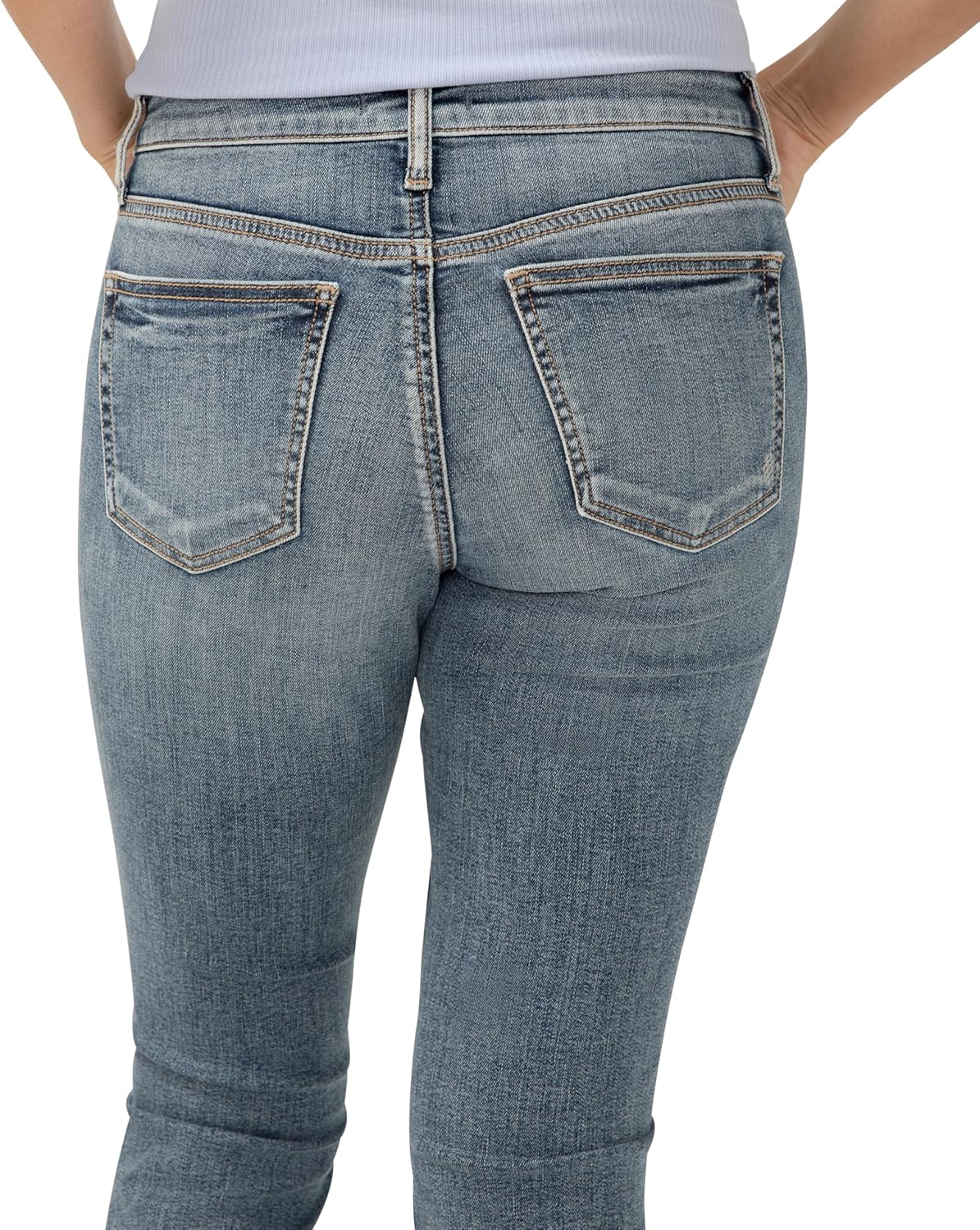 Silver Jeans Co. Women's Elyse Mid Rise Comfort Fit Capri Jeans - Image 5