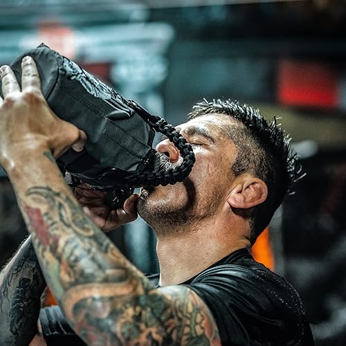 Miniatura 5 de Iron Infidel Battle Bottle - Botella de agua de medio galón aislada, jarra de agua de acero inoxidable de 64 oz con asa - Botella de agua para