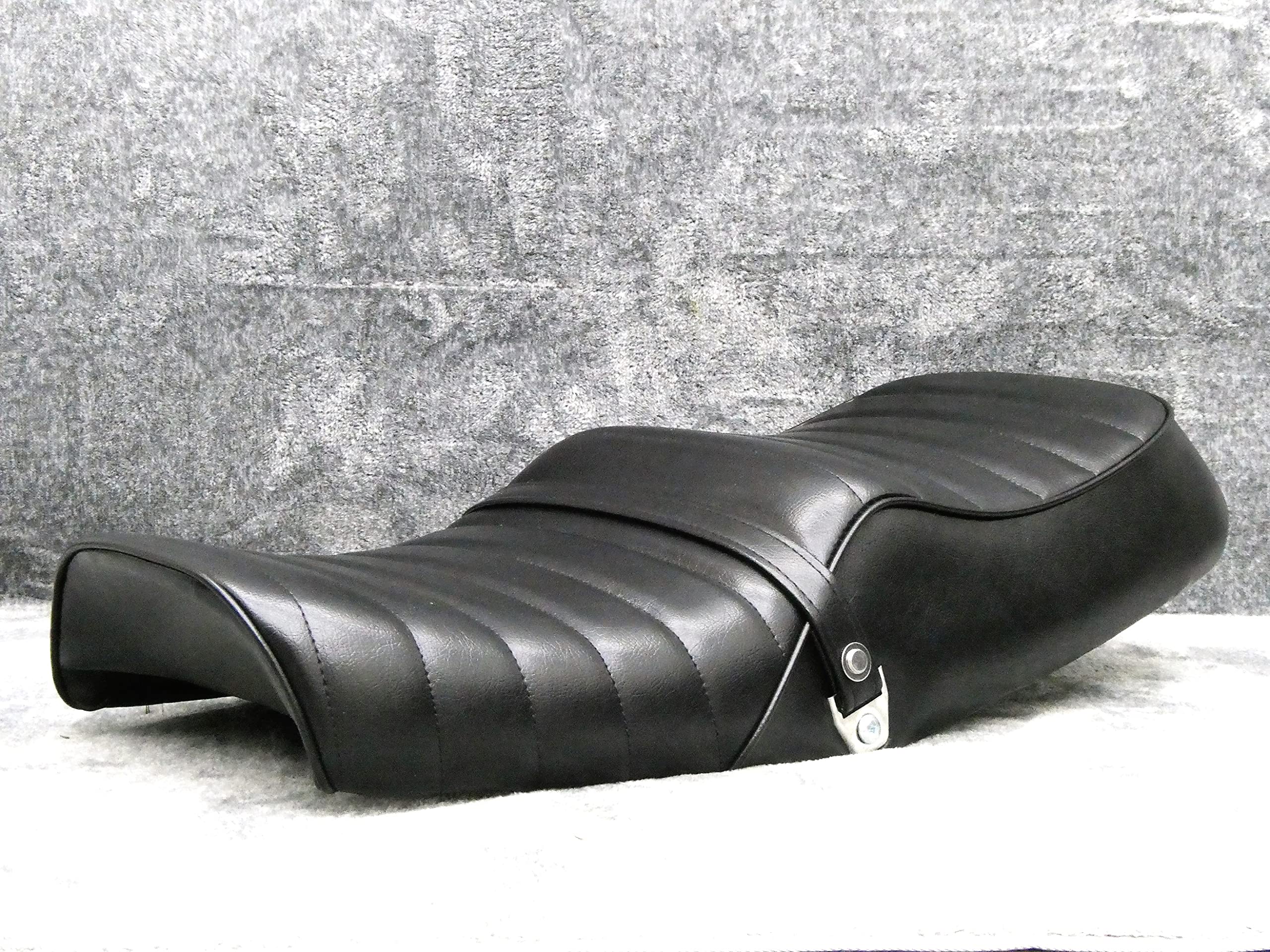 よ*ん様 KZ650 ザッパー　純正シート　タックロール加工　当時物 Z650 黒皮 鋲打ち タックロールシート/ザッパーKZ650あんこ