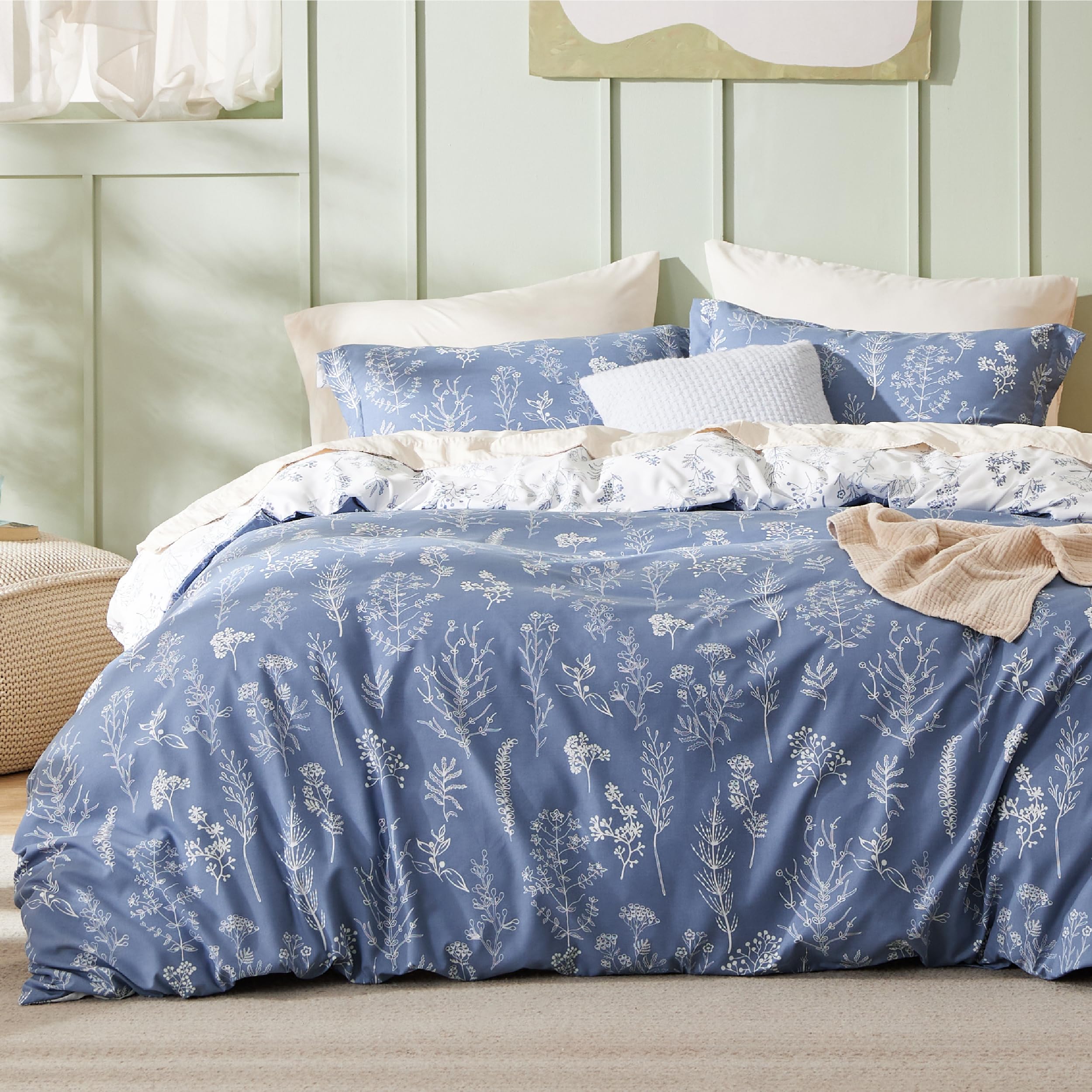 Bedsure Duvet Cover King Size - Reversible Infinity Blue King Duvet Cover Set with Zipper Closure, 3 Pieces Cute Floral Patterned Bedding Set with 8 Corner Ties and 2 Pillow Shams