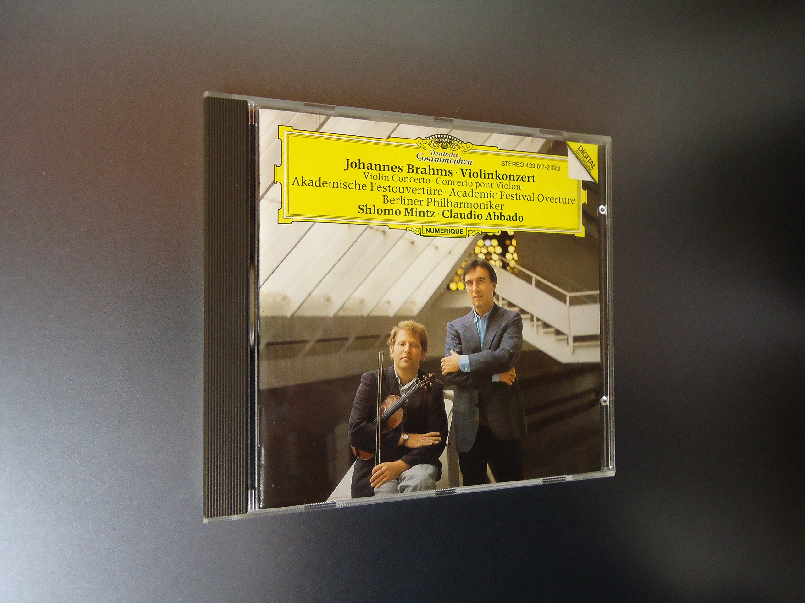 Brahms: Violin Concerto, Acade [Audio CD] Abbado, Claudio; Berlin Philharmonic Orchestra