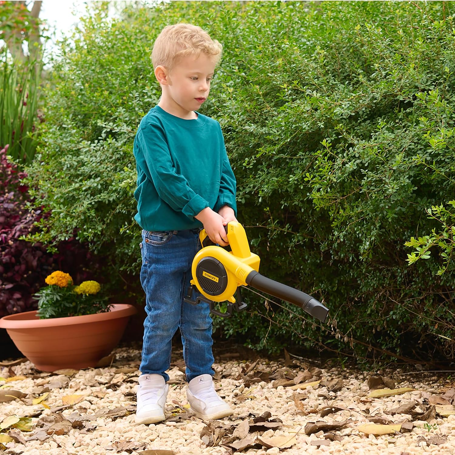 Stanley Jr Kids Leaf Blower - Battery Operated Toy Leaf Blower for Kids - Fun Pretend Play Tool for Outdoor Adventures - Safe and Realistic Design for Little Gardeners. Ages 3+