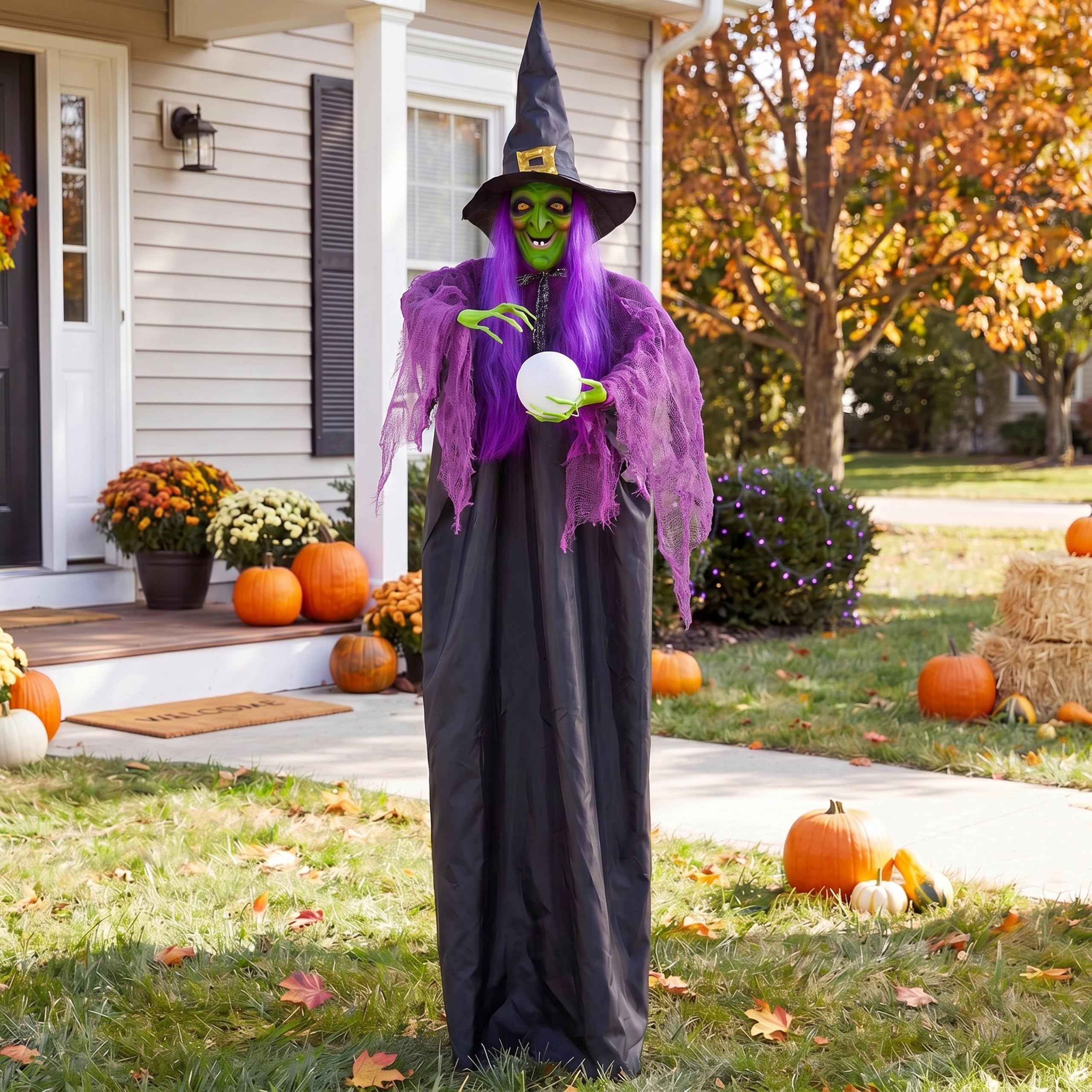 JOYIN 78"Decorazione Strega Appesa Halloween con Palla Magica,Strega Parlante Animata Appesa con Occhi Luminosi e Suono per Decorazioni Prato Casa Stregata Halloween