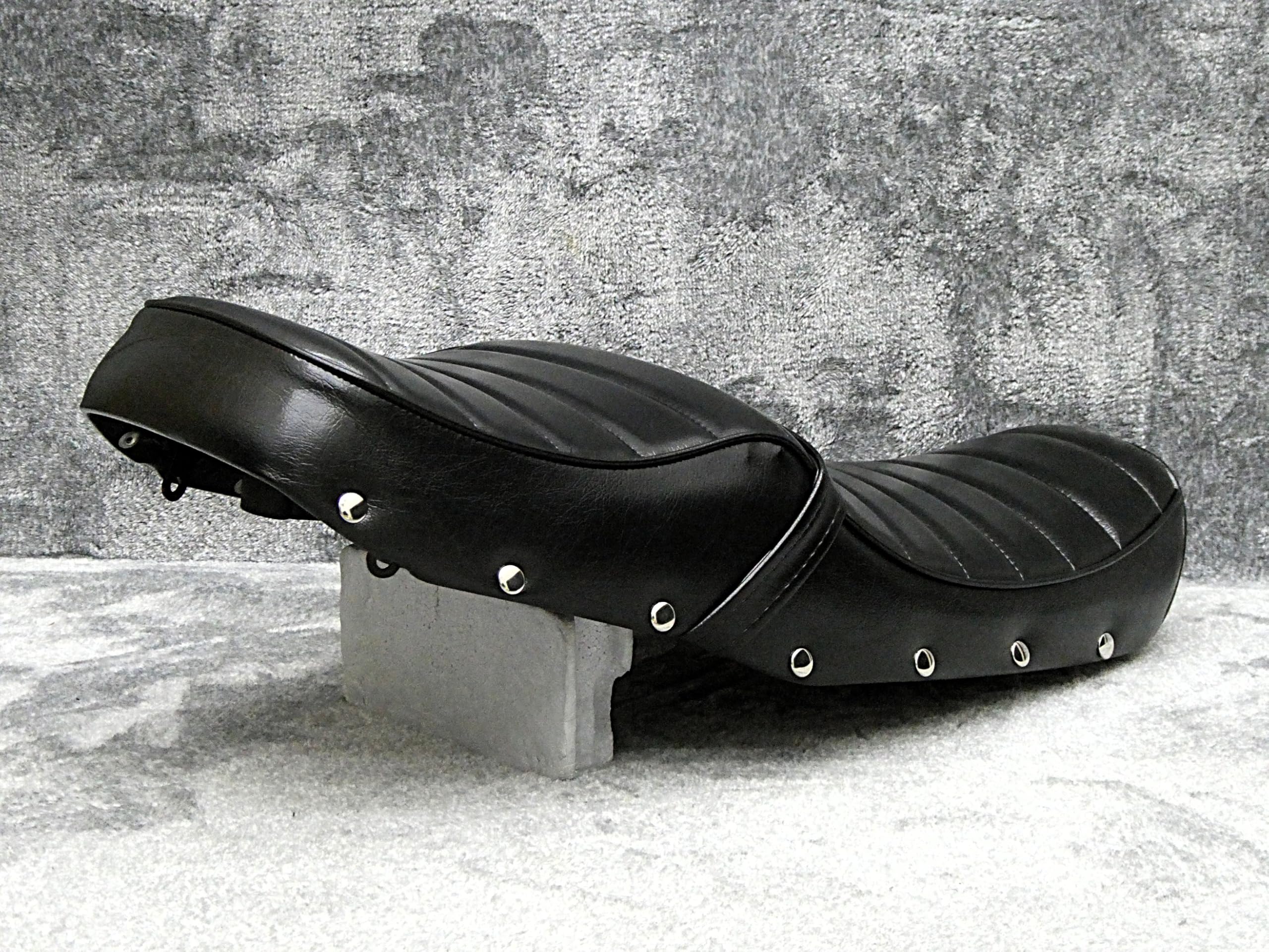 ＧＢ３５０ 黒皮 ６鋲打ち 標準 タックロールシート/ GB350 楽天市場】GB350 鋲打ち 黒皮 標準 タックロールシート