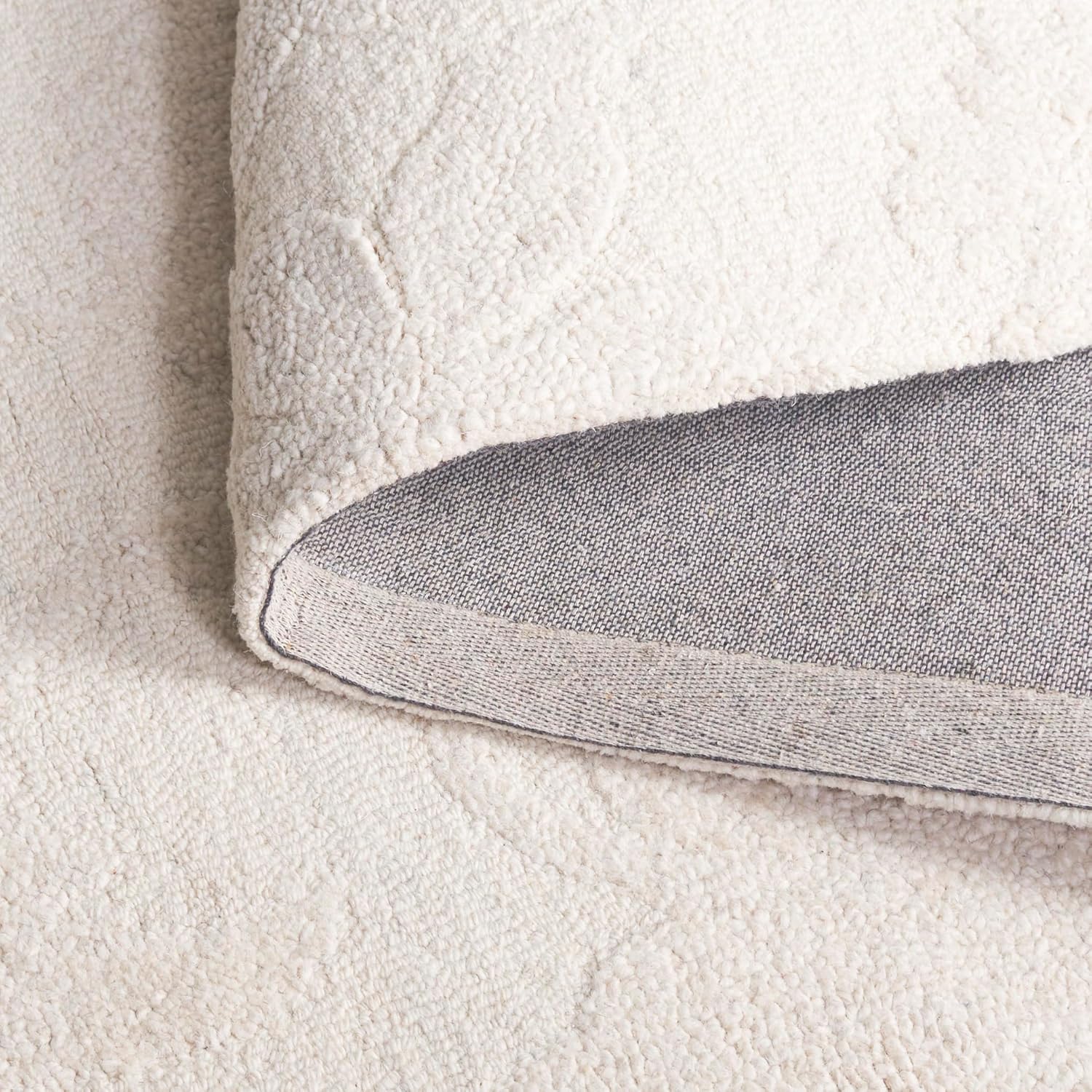 SAFAVIEH Blossom Collection Runner Rug - 2'3" x 8', Ivory, Handmade Wool, Ideal for Hallway, Foyer, Entryway, Bedroom (BLM404A)