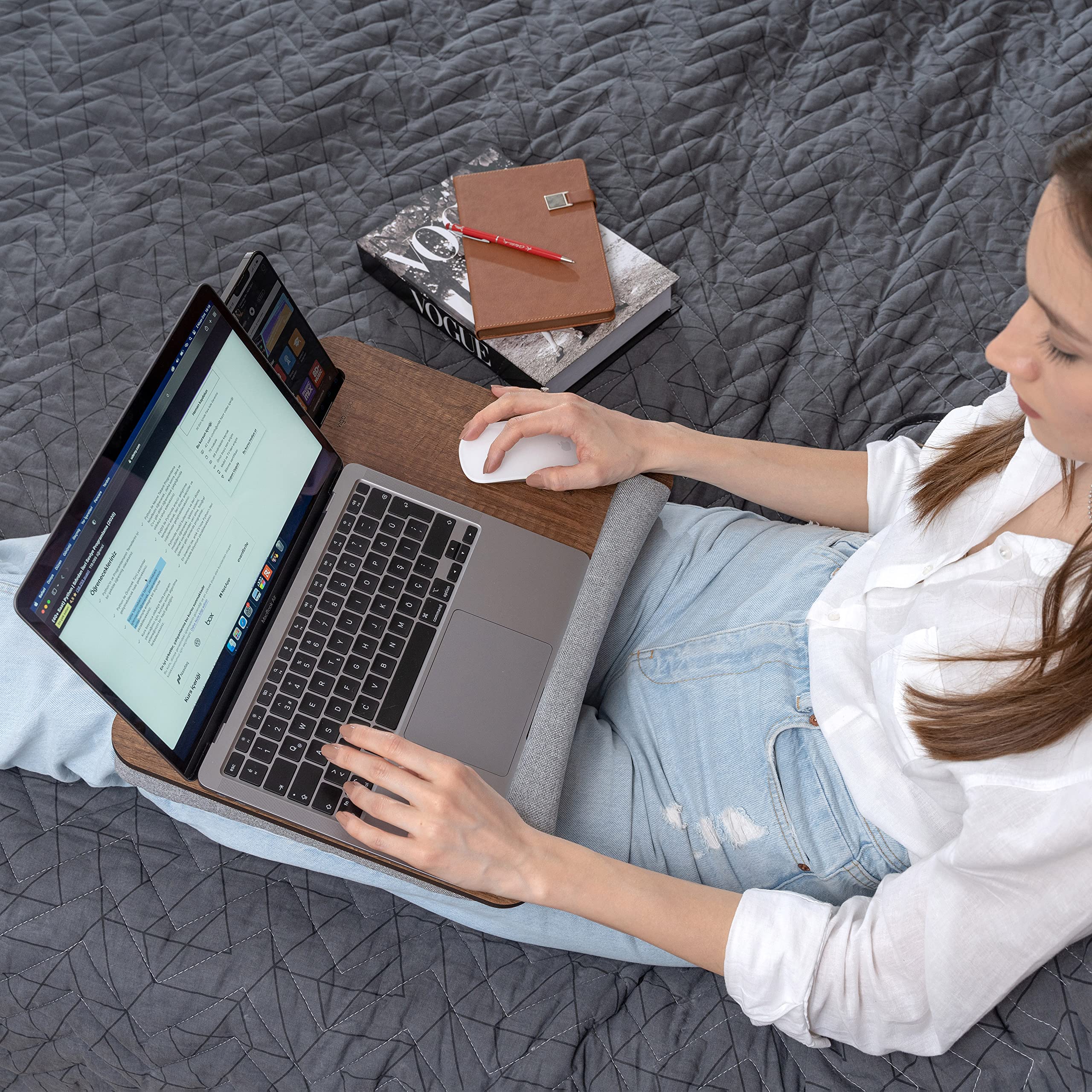 Vigo Wood Scrivania Portatile su Grembo con Cuscino,Vassoio Morbido da Divano per Ufficio Domestico, Leggero e Portatile con Poggiapolso, Adatto per Laptop,Tablet fino a 15.6'' e Supporto per Telefono