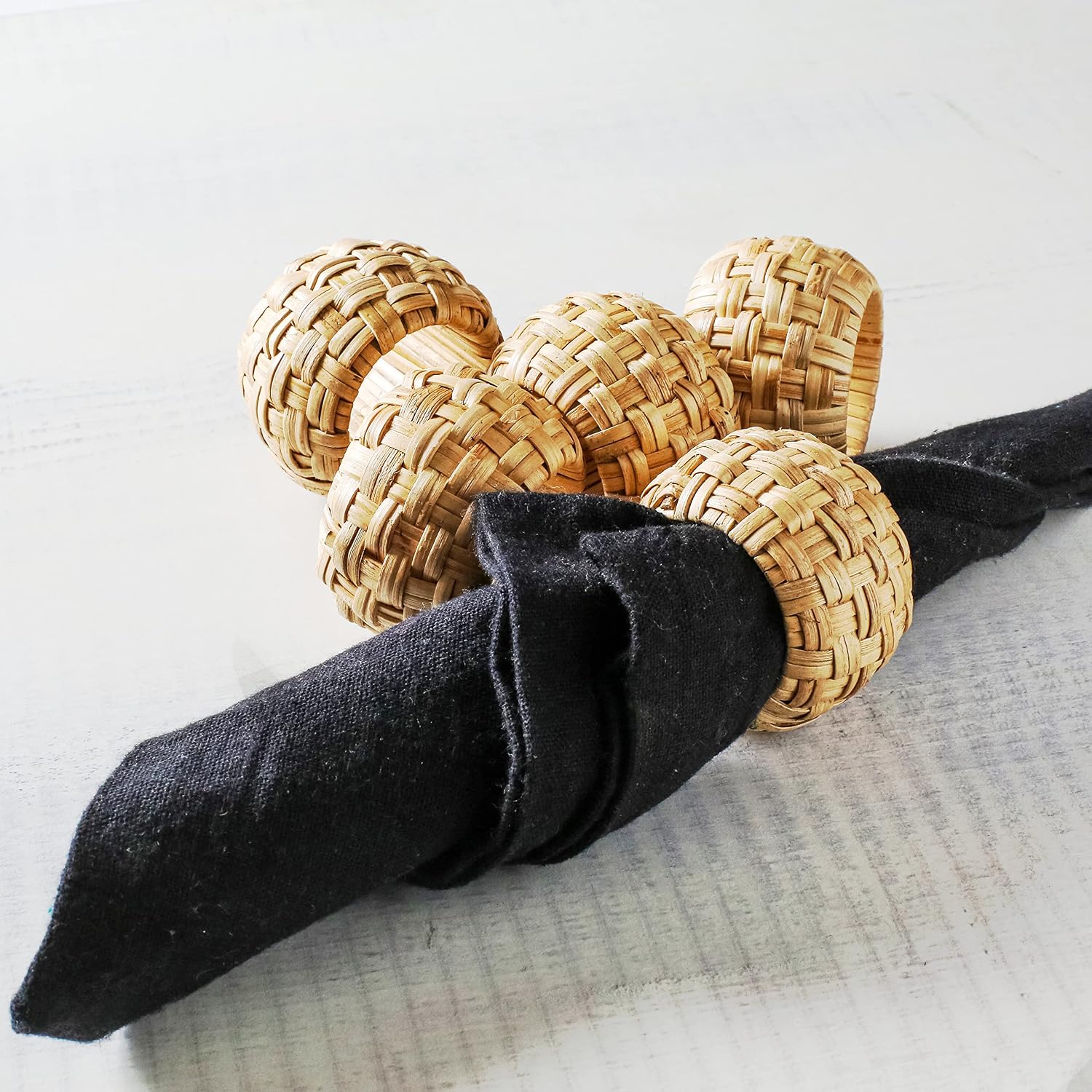 Natural Rattan Napkin Rings Set of 12 - Fancy Elegant Beautiful Decorative Napkin Holder for Dining Table Décor, Easter, Farmhouse, Dinner, Wedding, Family Gathering, Thanksgiving & Everyday Use