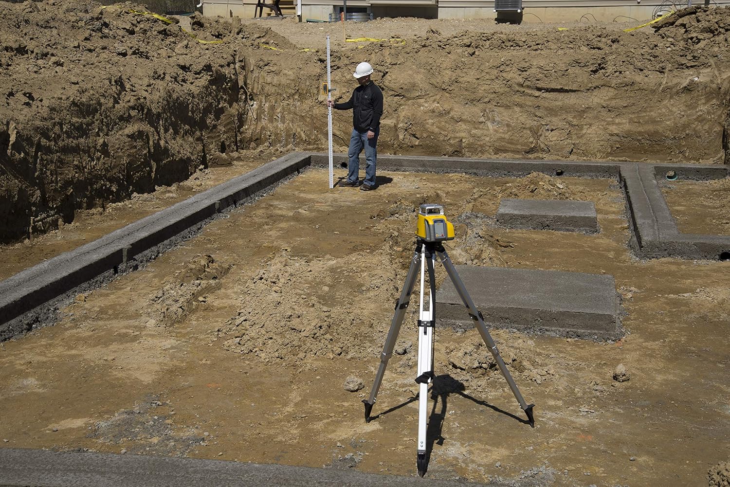 Spectra Precision LL300N Laser Level, Self Leveling Kit with HL450 Receiver, Clamp, Alkaline Batteries - Standard Levels - 