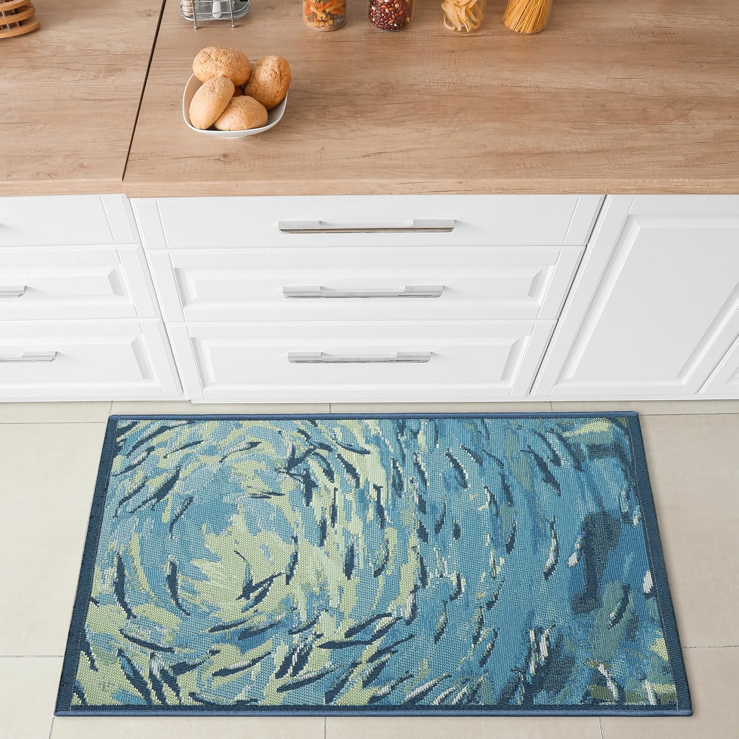 Liora Manne ESENCIA Indoor/Outdoor Power Loomed Latex Back Non Slip Mat - Transitional Graphic Coastal Fish Colorful (Fish to Go Blue Blue) (2'5" x 3'11")