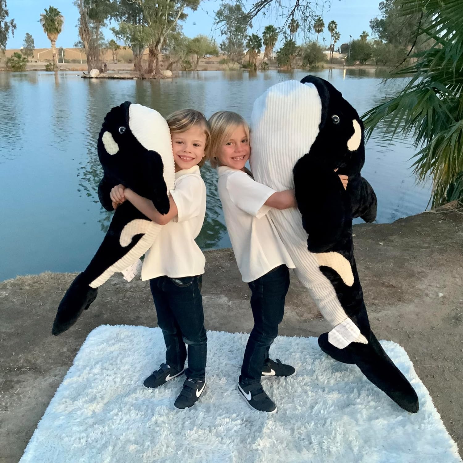 Tezituor 31inch Orca Stuffed Animal, Soft Stuffed Orca Plush Toy, Cuddly Killer Whale Stuffed Animal Blackfish Sea Animal Gift for Kids Boys Girls on Birthday Christmas