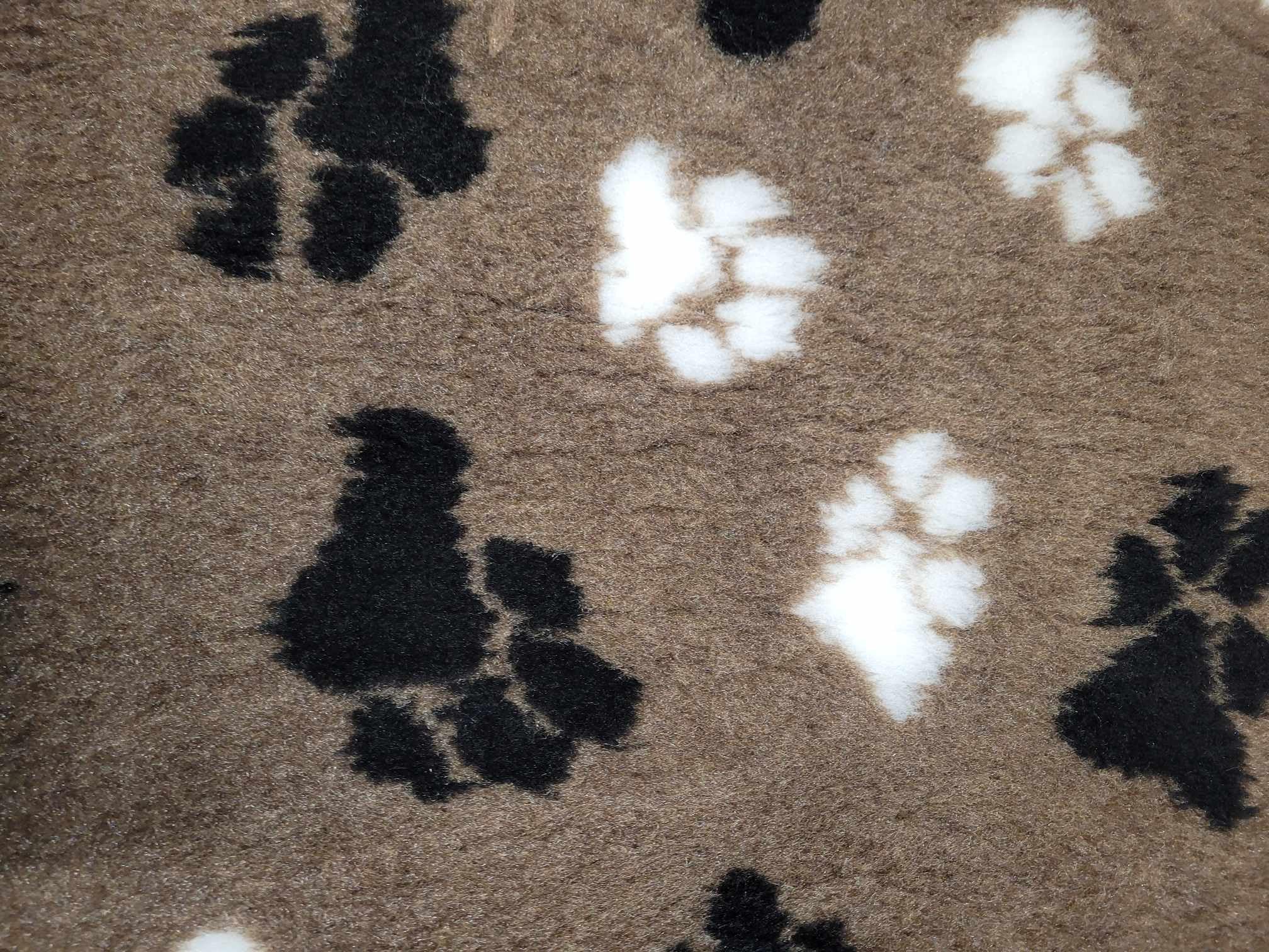 Vet Bed Pro Pet Non Slip Rubber Backing Machine Wash - 5 Designs, 75cm x 100cm (Brown with white paw)