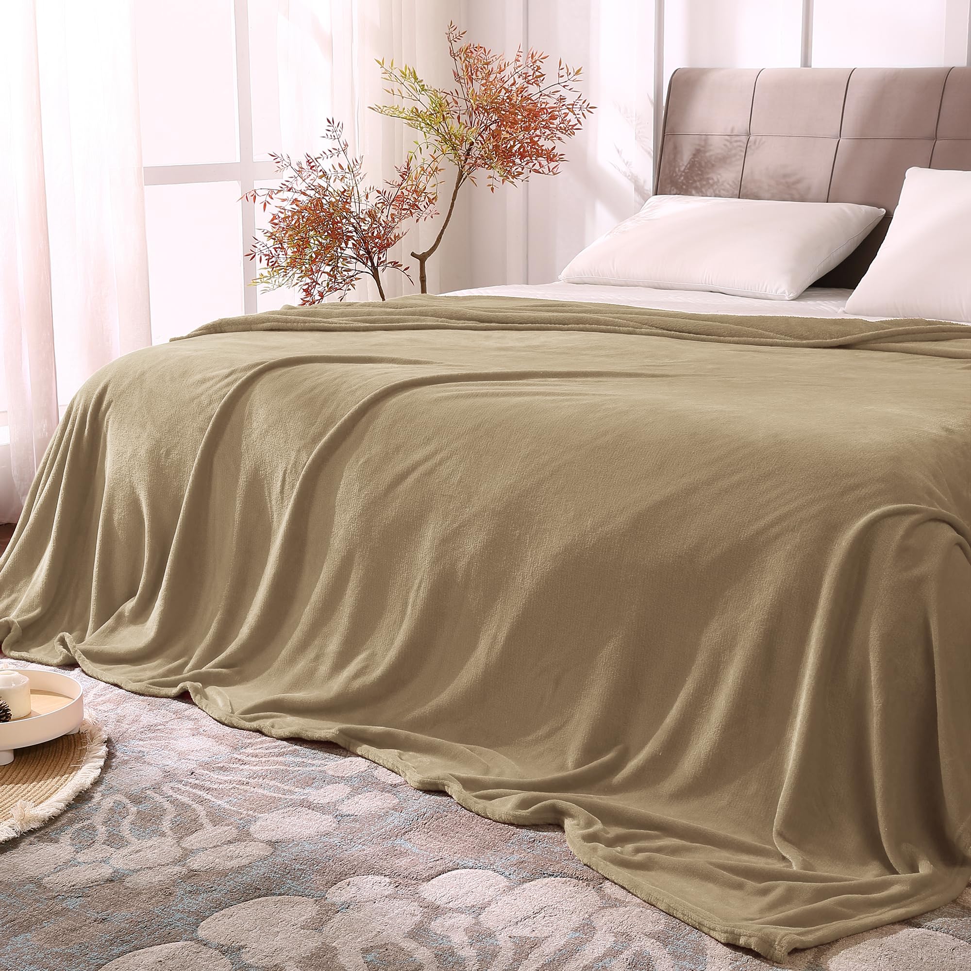 BEDELITE Fleece Blanket Queen Size Camel Throw Blankets for Couch &amp; Bed, Luxury Plush Cozy Fuzzy Blanket 90x90 inches, Super Soft Warm Lightweight Throw Blanket for Travel Camping