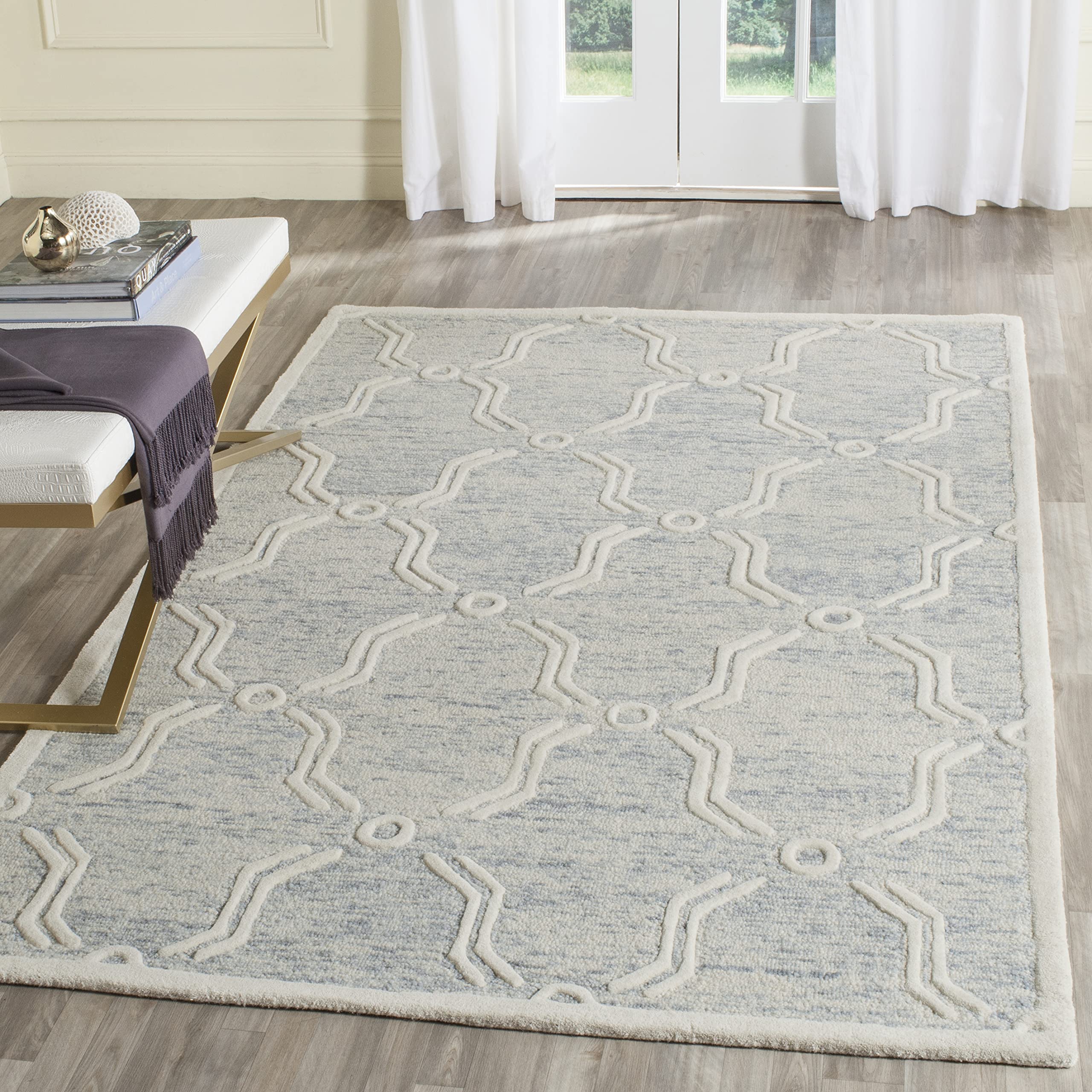 SAFAVIEH Cambridge Collection Accent Rug - 4' x 6', Light Blue & Ivory, Handmade Moroccan Distressed Wool, Ideal for High Traffic Areas in Entryway, Living Room, Bedroom (CAM728B)