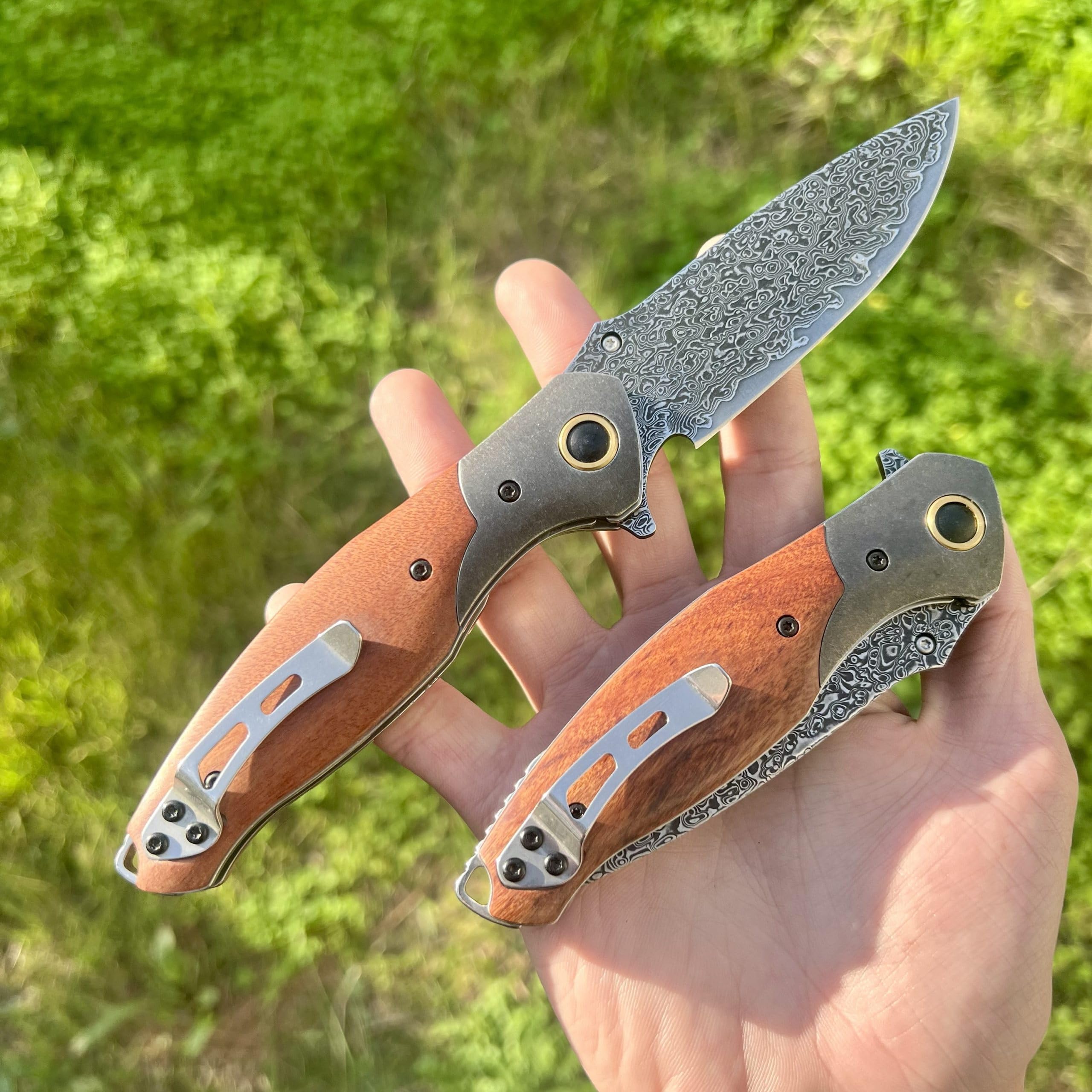 Coltello pieghevole lama acciaio damasco nero lusso camping pesca caccia manico legno edc taglio affilato artigianato collezione esterno regalo uomo bushcraft solido forgia cuscinetto sfere