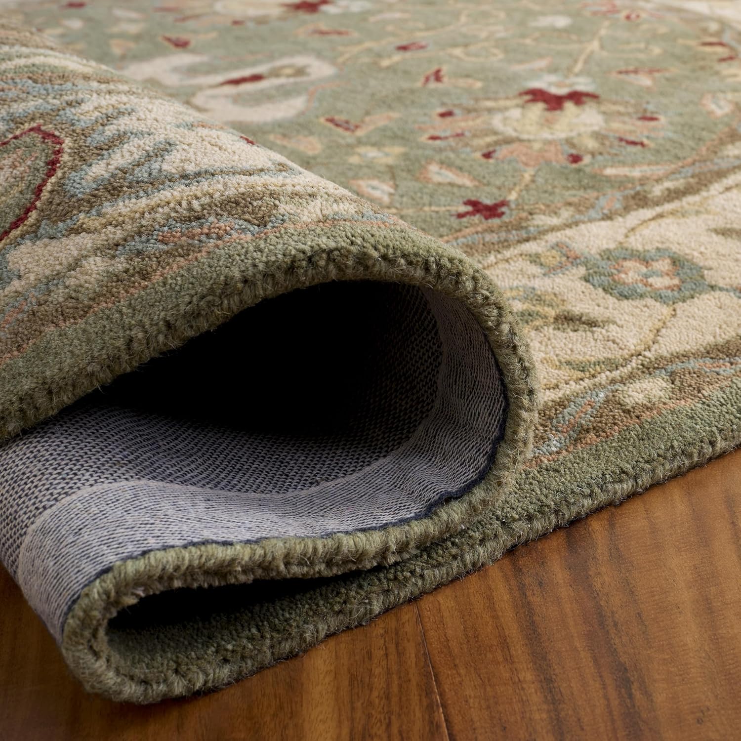 SAFAVIEH Antiquity Collection Area Rug - 6' Round, Sage, Handmade Traditional Oriental Wool, Ideal for High Traffic Areas in Living Room, Bedroom (AT21D)