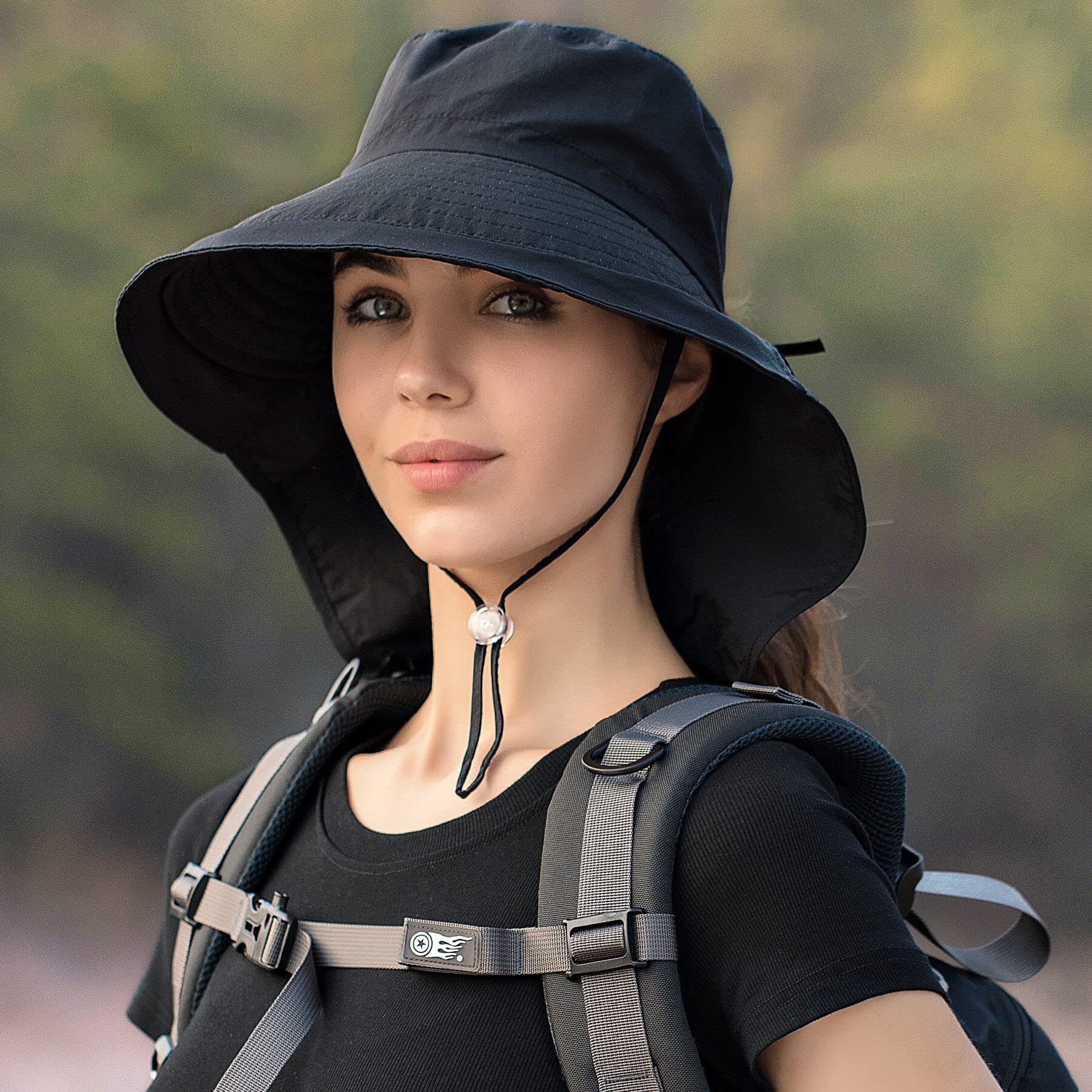 AIEOE Chapeau de Soleil à Large Bord pour Femme Protection UV Casquette avec Trou Queue De Cheval Randonnée Cyclisme Montagne Voyage