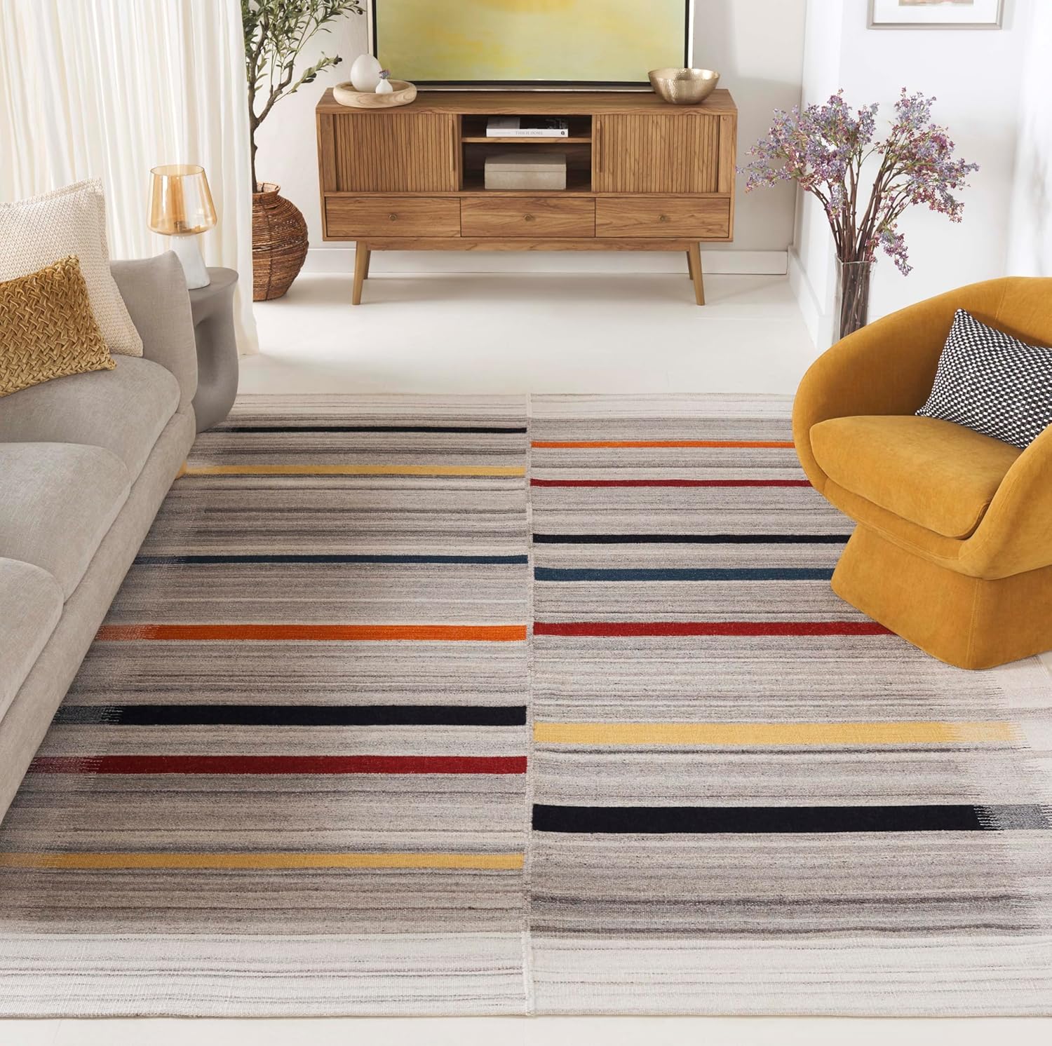 SAFAVIEH Kilim Collection Runner Rug - 8' Runner, Ivory & Grey, Casual Design, Ideal for High Traffic Areas in Hallway, Bathroom & Kitchen (KLM976F-28)