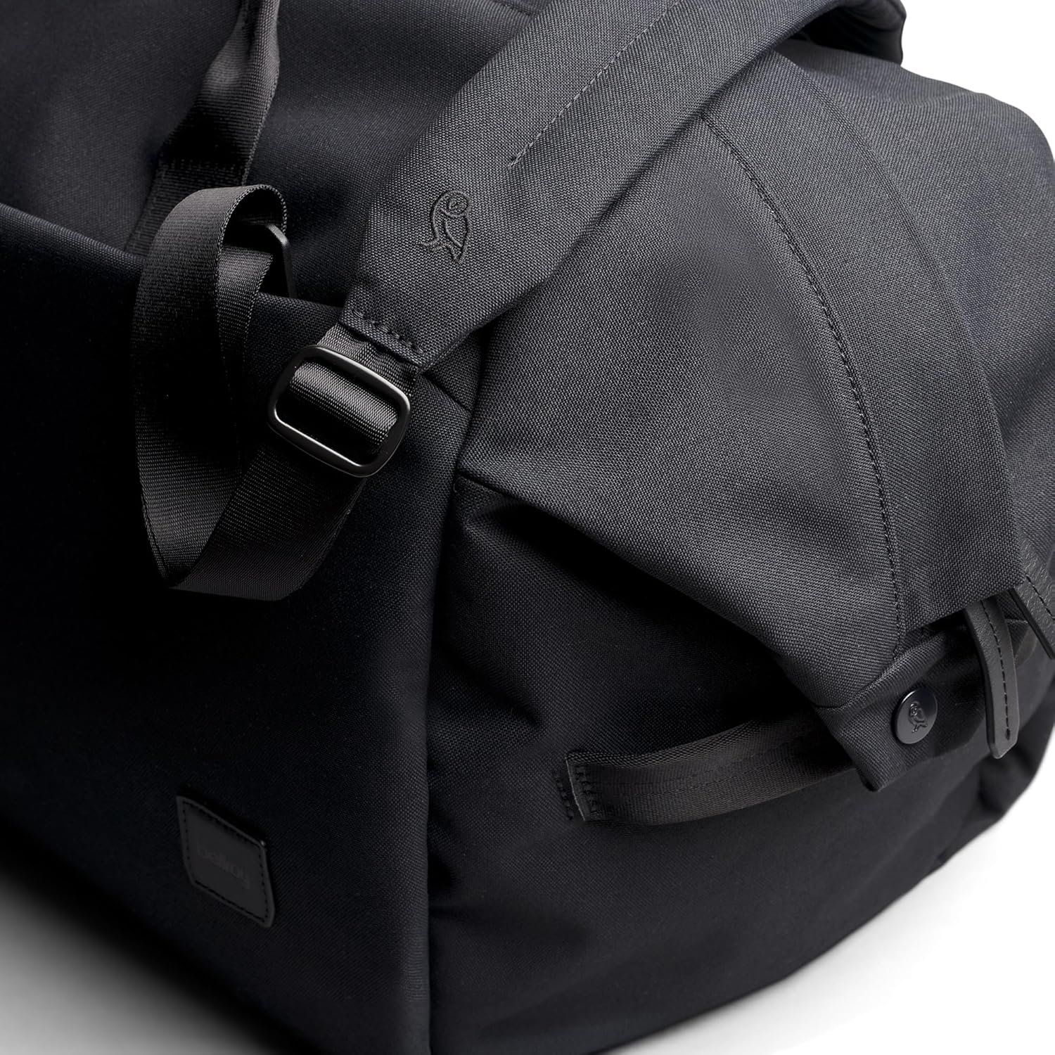 Bellroy Classic Duffel 35L (casual weekender bag with easy organization) - Black - Image 5