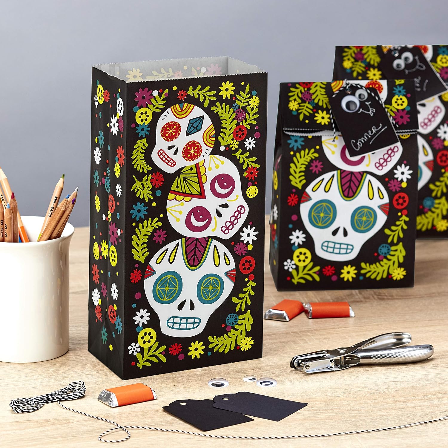 Hallmark Day of the Dead Party Favor and Wrapped Treat Bags (15 Ct.) for Halloween, Día de los Muertos, Class Parties, Care Packages and More (Pack of 2) image 2