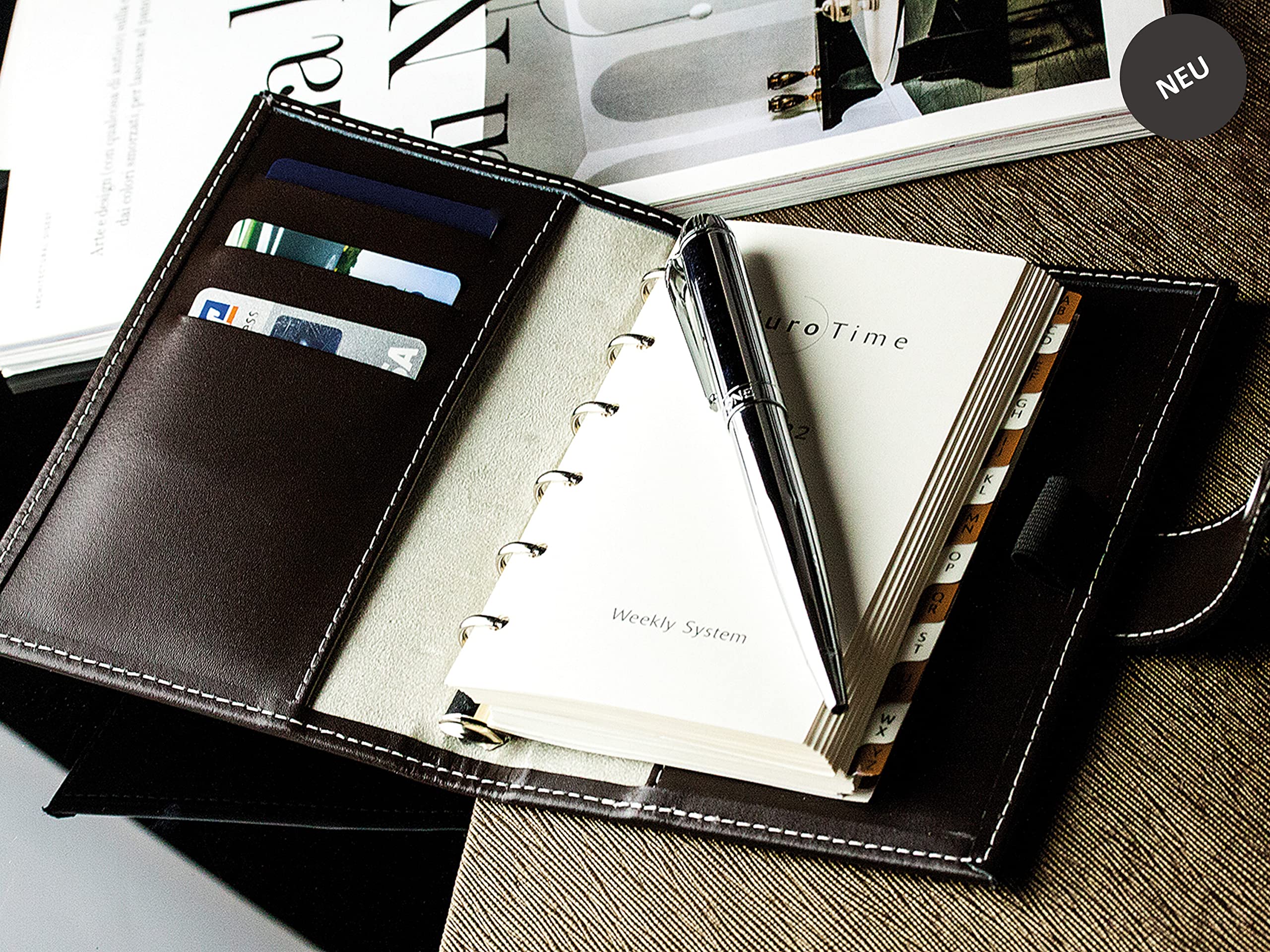 DELMON VARONE - Mini Pocket A6 Kalender 2026 Cambridge Top Grain Leder braun - Terminkalender Ringbuch & A-Z Telefonregister - Organizer Terminplaner mit Wochenansicht (1 Woche auf 2 Seiten)