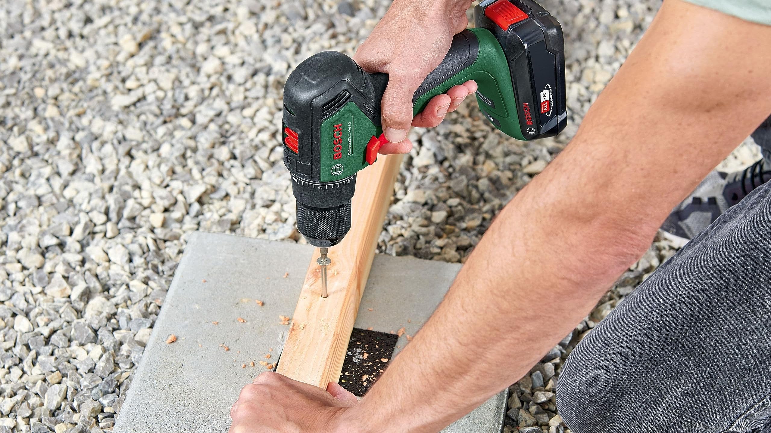 Bosch Perceuse-visseuse sans fil UniversalDrill 18V-60 (sans batterie, système 18 Volt, dans un emballage en carton)