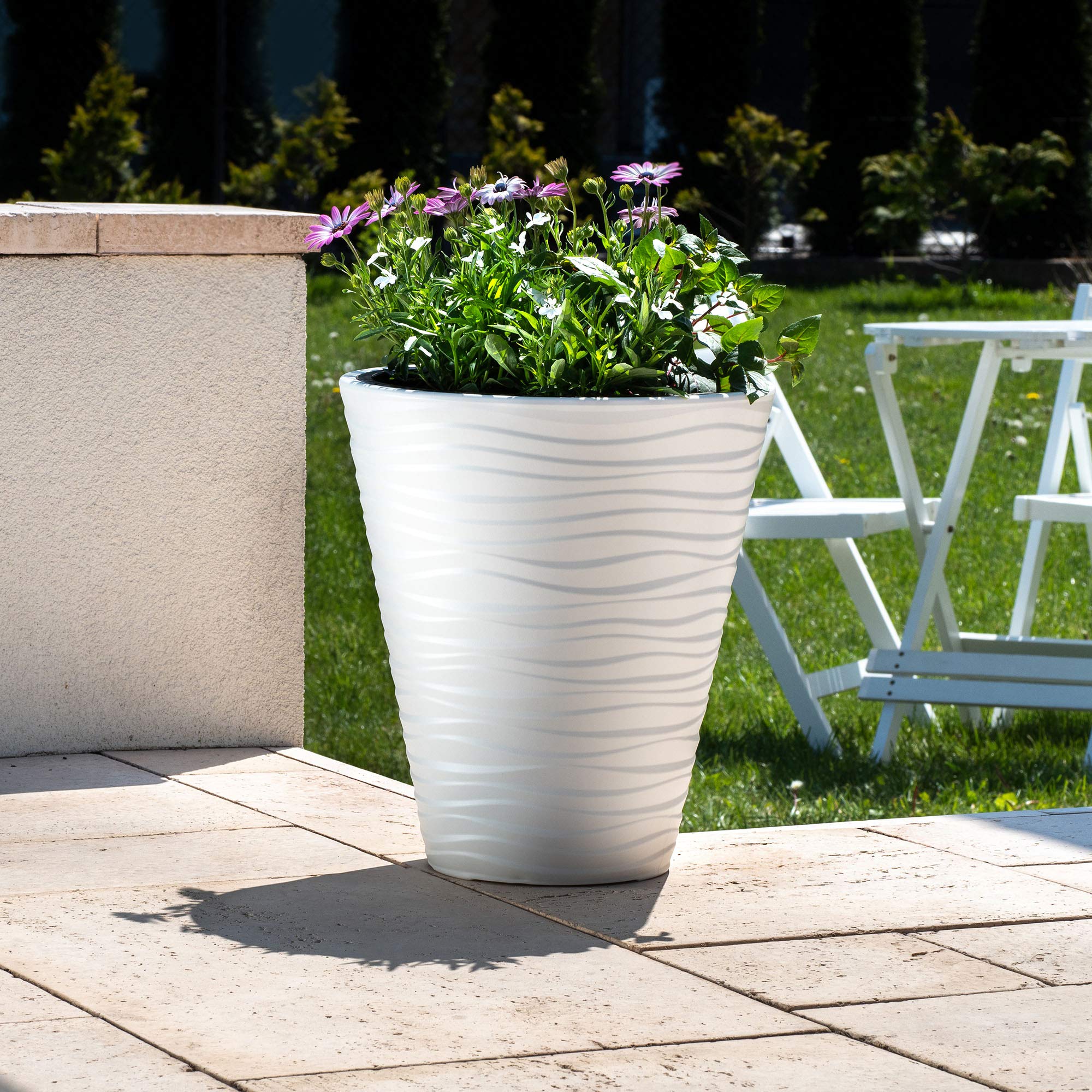 KADAX Maceta redonda para interior y exterior, de plástico, resistente a la intemperie, para casa, jardín, balcón (40 cm de diámetro, color blanco)