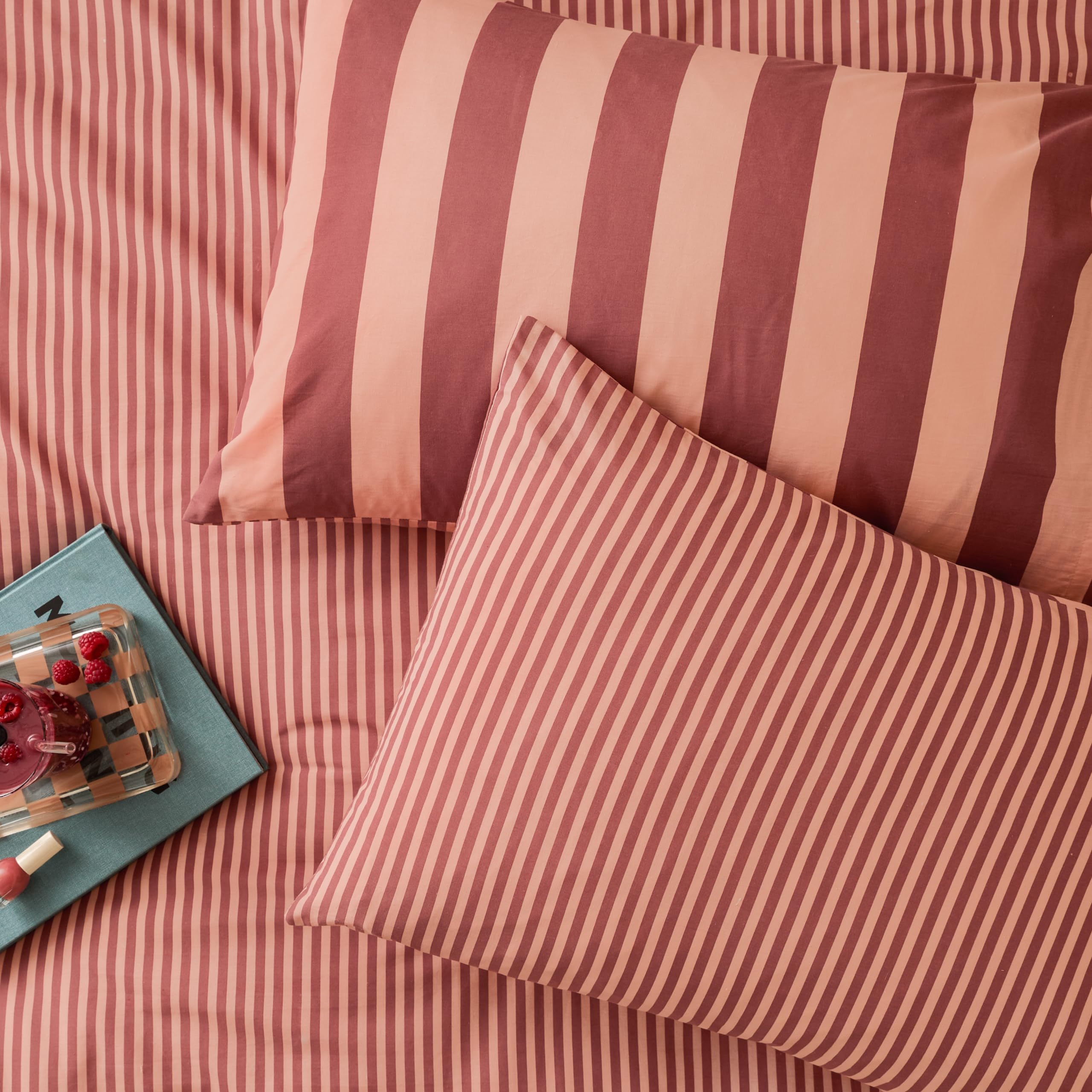 furn. The Ultimate Stripe Pillowcase Pair – Reversible Bold Narrow Striped Polycotton Pillow Covers (Raspberry Smoothie – 75x50cm)