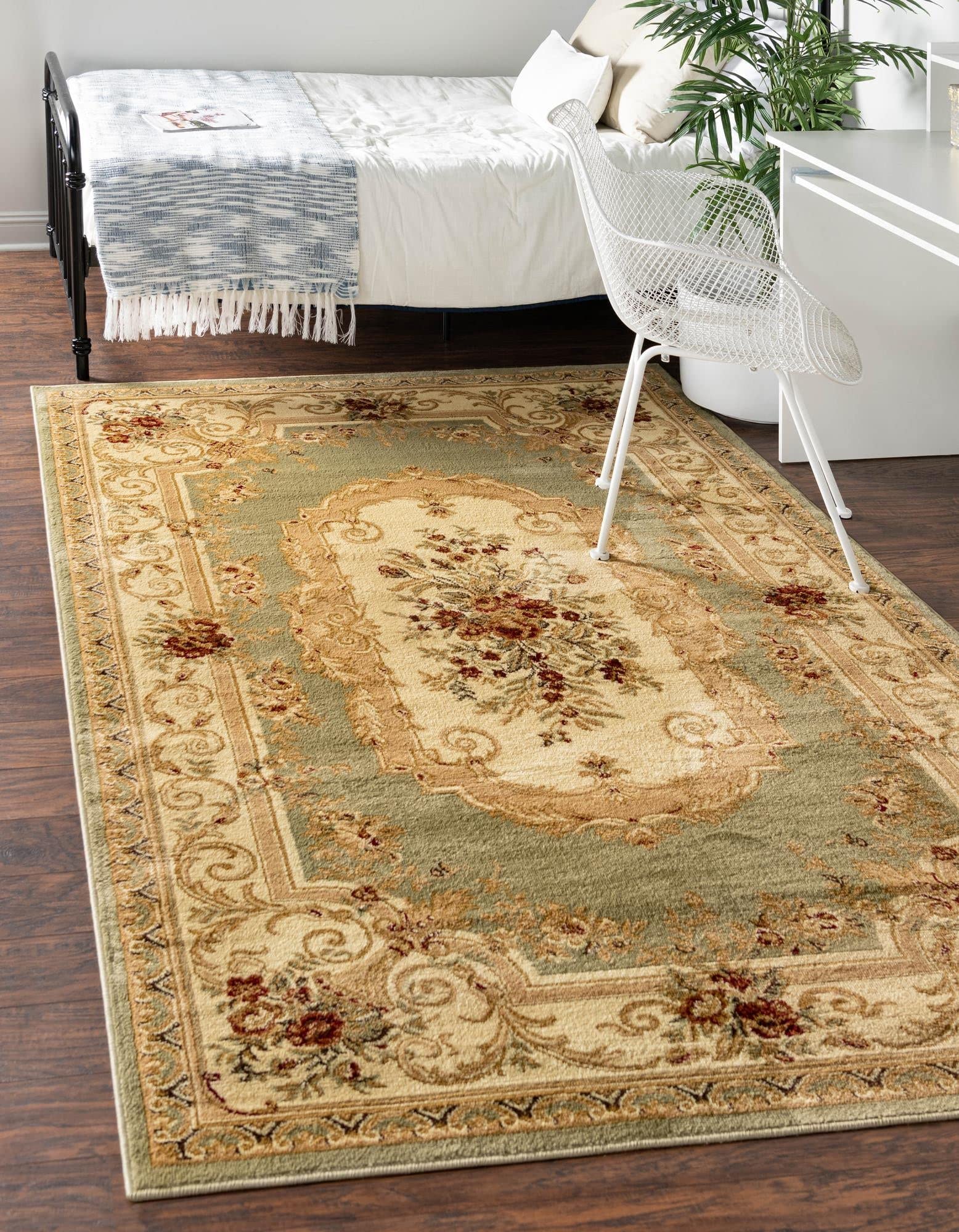 Rugs.com Chateau Collection Rug – 8' x 10' Green Medium Rug Perfect for Living Rooms, Large Dining Rooms, Open Floorplans