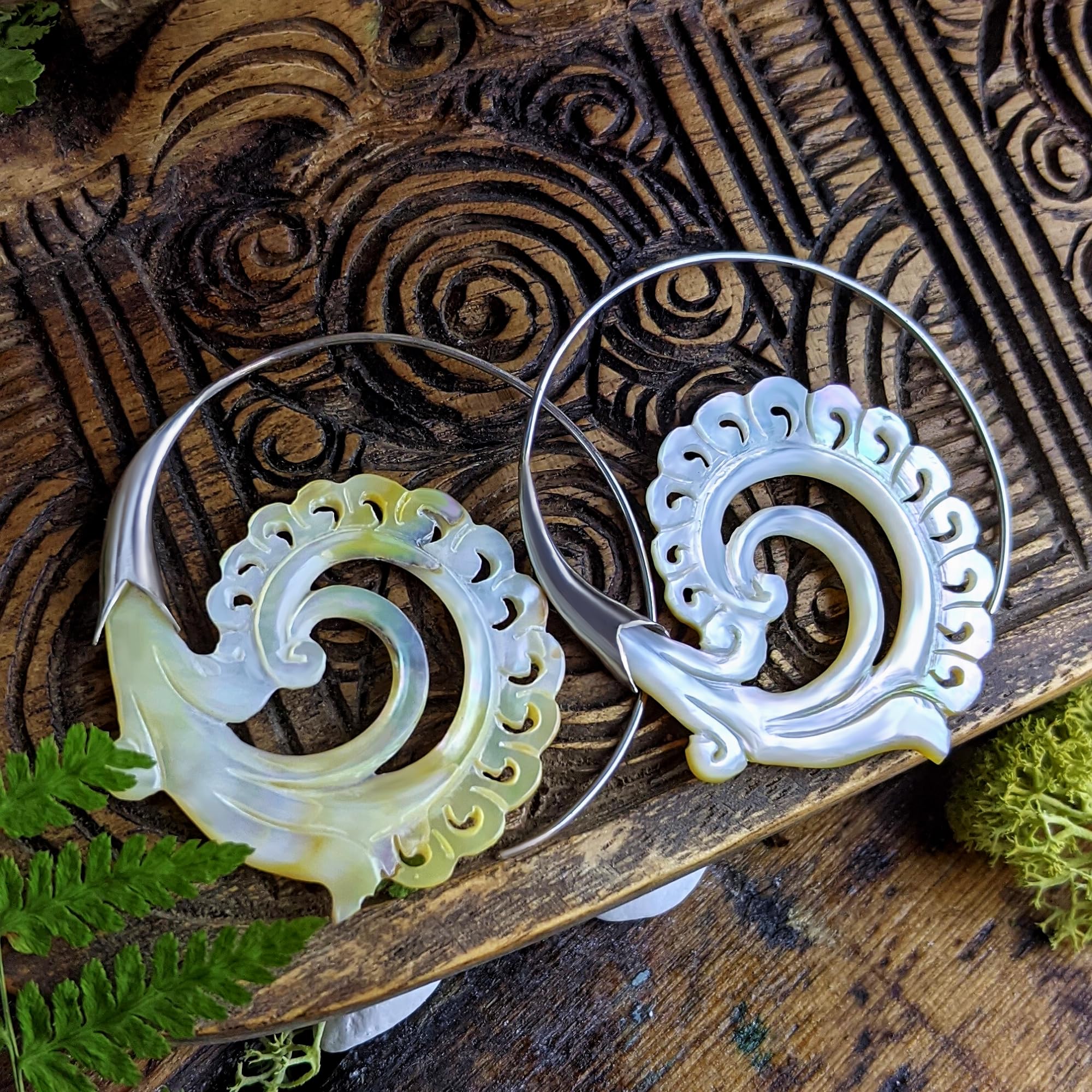 81stgeneration Orecchini Donna Argento Sterling 925 Madreperla Ola Doppio Koru