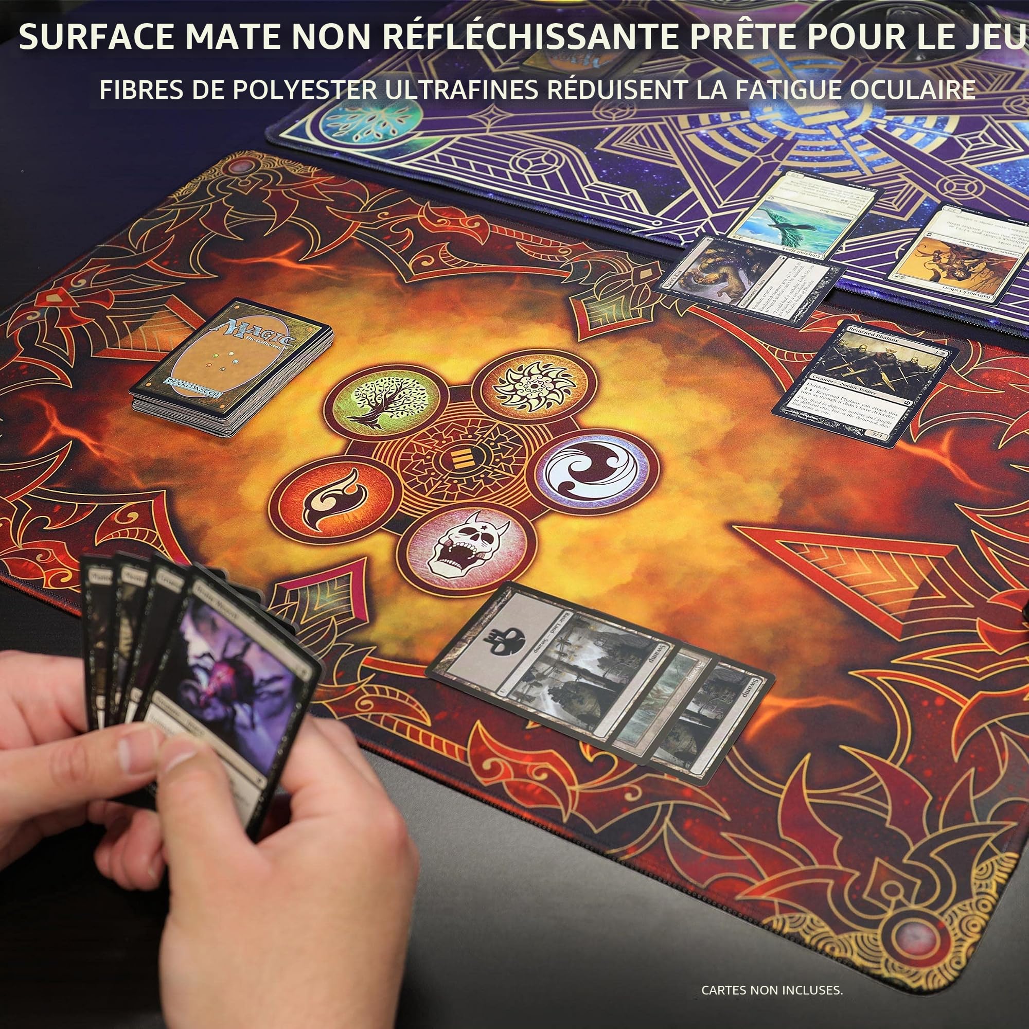 ENHANCE TCG Playmat - Tapis De Jeu De Table avec Bords Cousus, Surface Lisse Et Pochette De Voyage À Cordon - Compatible avec MTG, Yugioh, Pokemon, Lord of The Rings Et Autres TCG Et LCG - Flammes