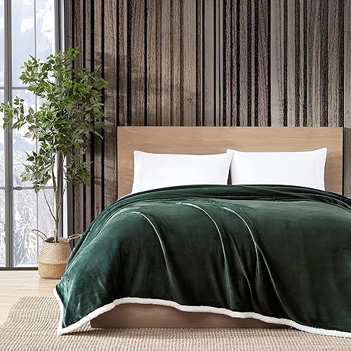 Eddie Bauer - Manta individual, forro polar reversible y ropa de cama de oveja sintética, decoración de felpa para el hogar (verde sólido,