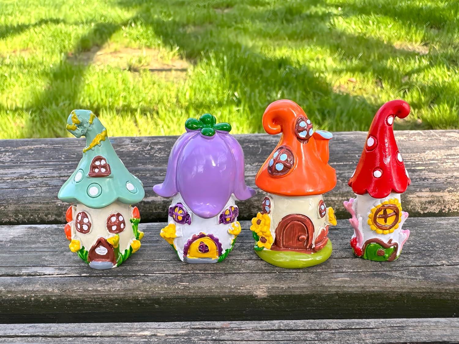 Mini Mushroom House Set - 4pcs Miniature Houses and 3pcs Mini Mushrooms for Fairy Gardens, Micro Landscapes, Moss Decorations (Mushroom House)