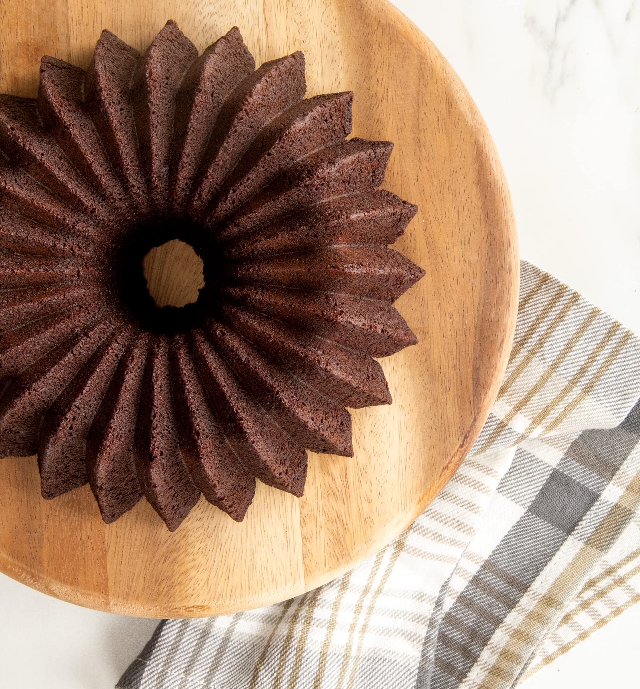 発売モデル HAPPYセレクトショップNordic Ware Brilliance Bundt Pan Bavarian Bunt kids