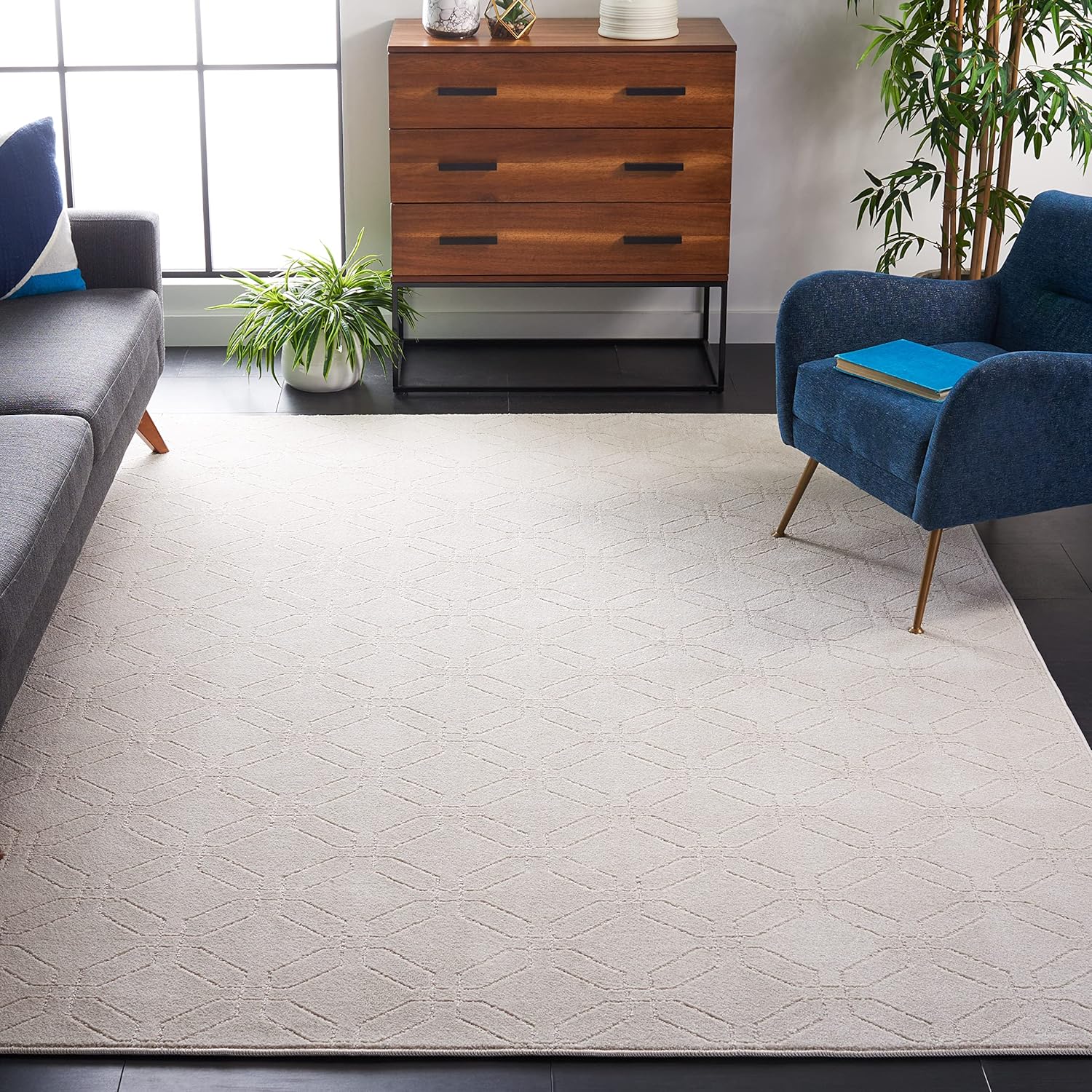 SAFAVIEH Pattern and Solid Collection Area Rug - 5'3" x 7'6", Beige, Geometric Design, Non-Shedding & Easy Care, Ideal for High Traffic Areas in Living Room, Bedroom (PNS406B)