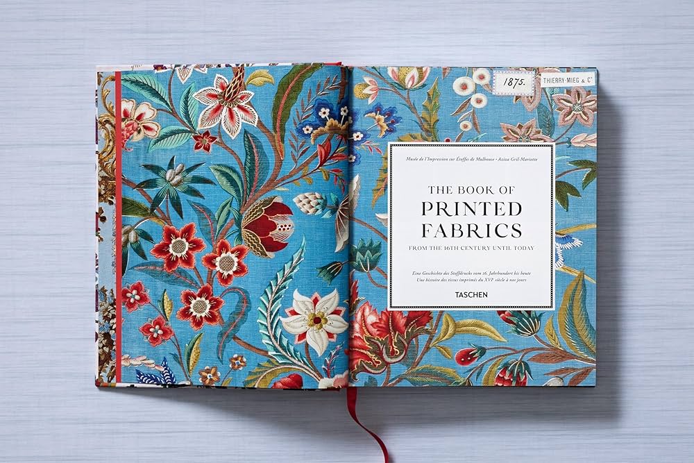 Amazon.com: The Book of Printed Fabrics. From the 16th