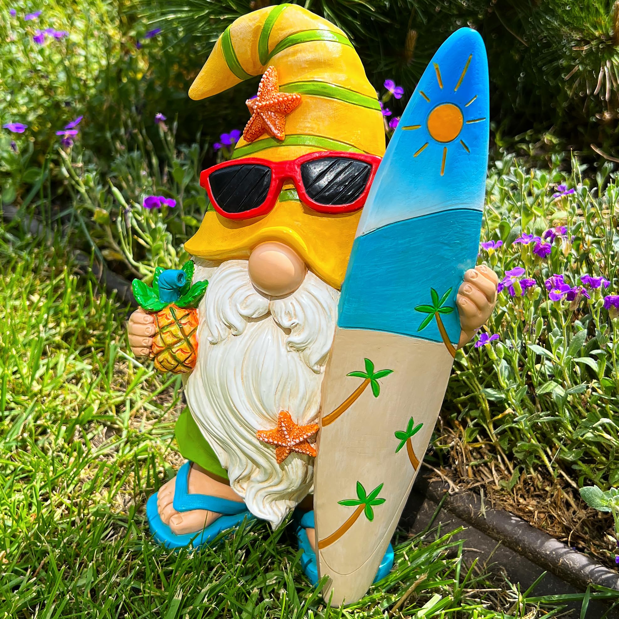 Mood Lab Gnomo de jardín – Figura de gnomo Surfista – 9.1 Pulgadas de Alto, Divertida Estatua de césped – para decoración al Aire Libre o casa